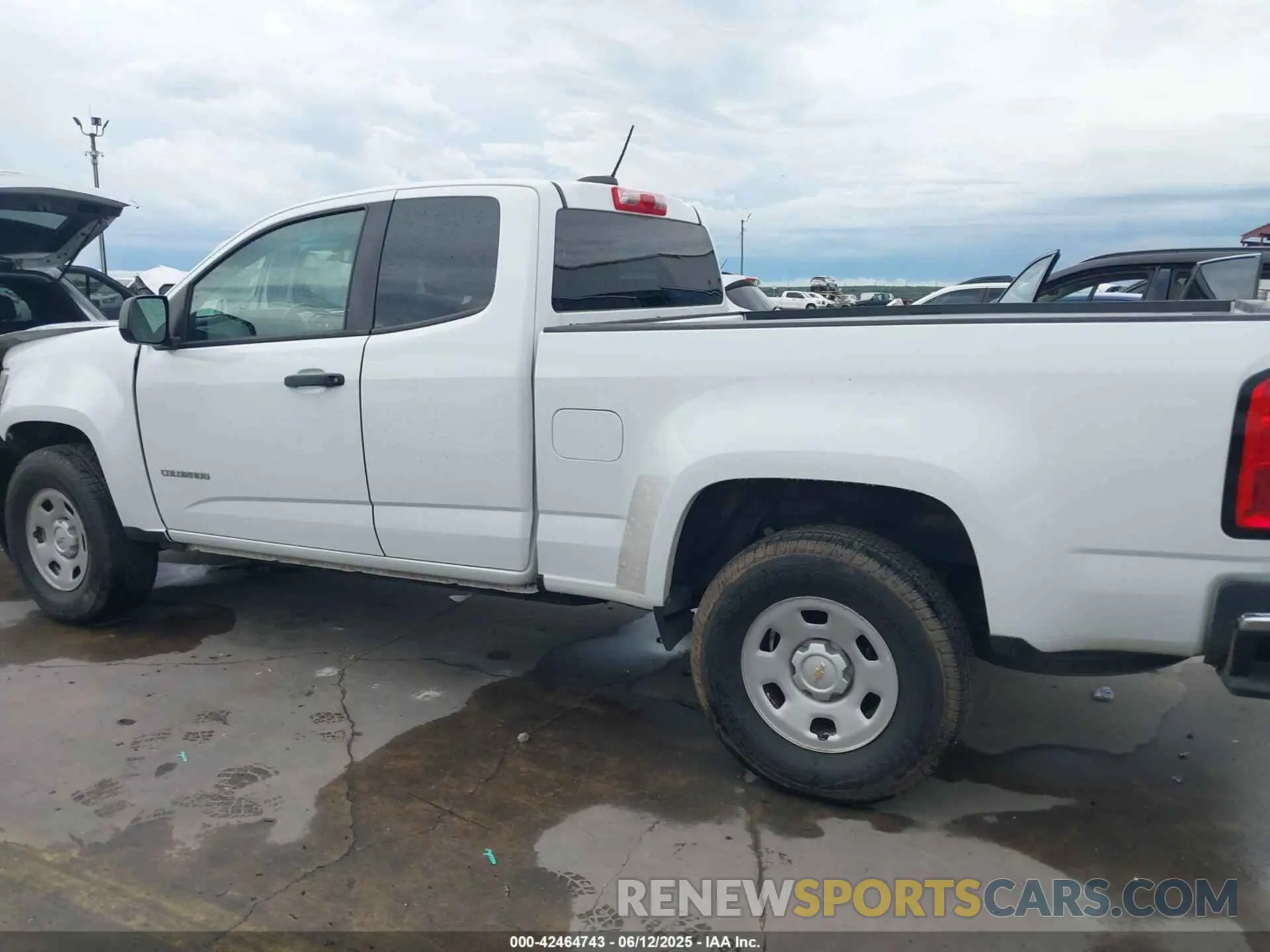 14 Photograph of a damaged car 1GCHSBEN4K1121267 CHEVROLET COLORADO 2019