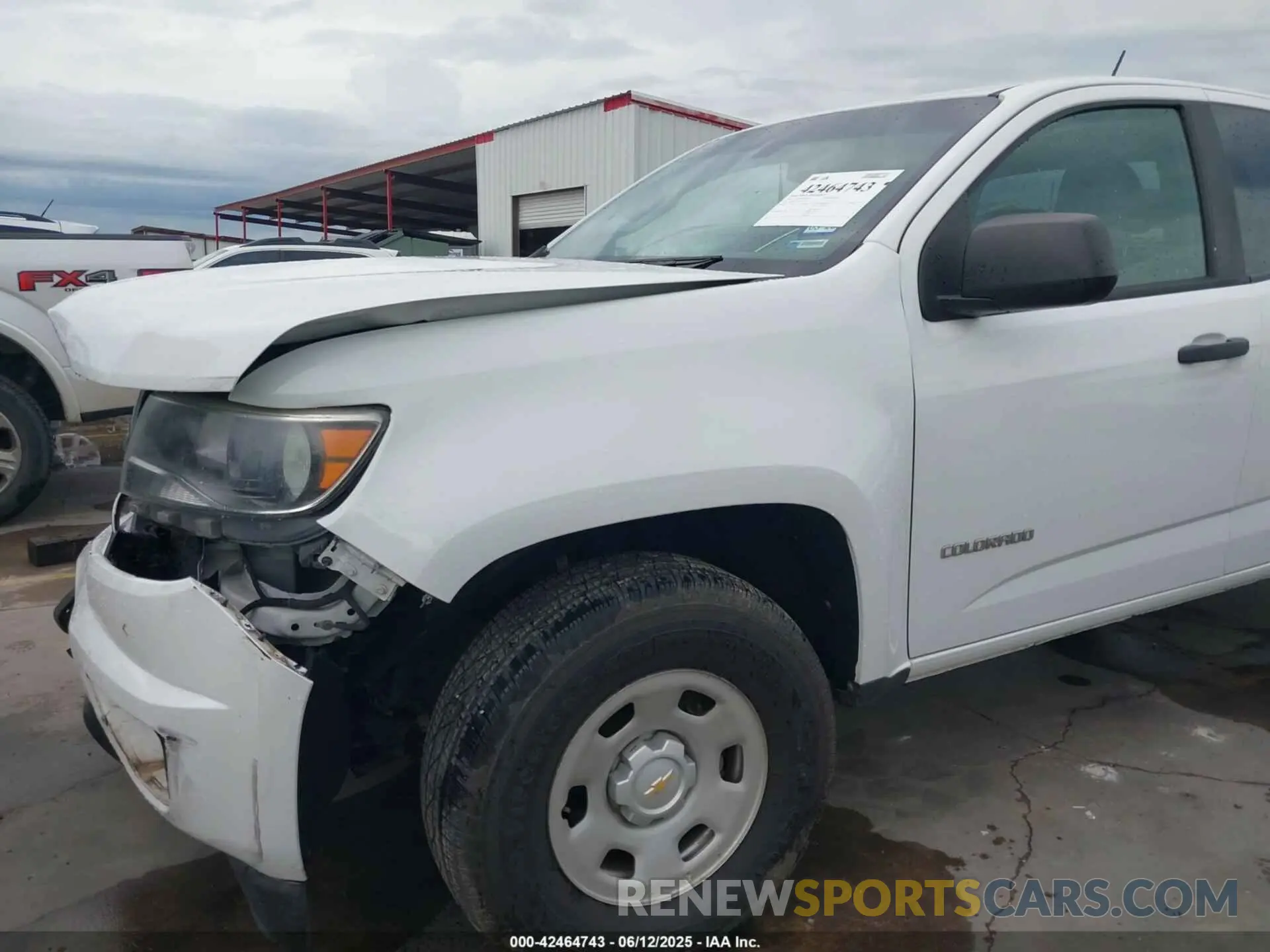 18 Photograph of a damaged car 1GCHSBEN4K1121267 CHEVROLET COLORADO 2019