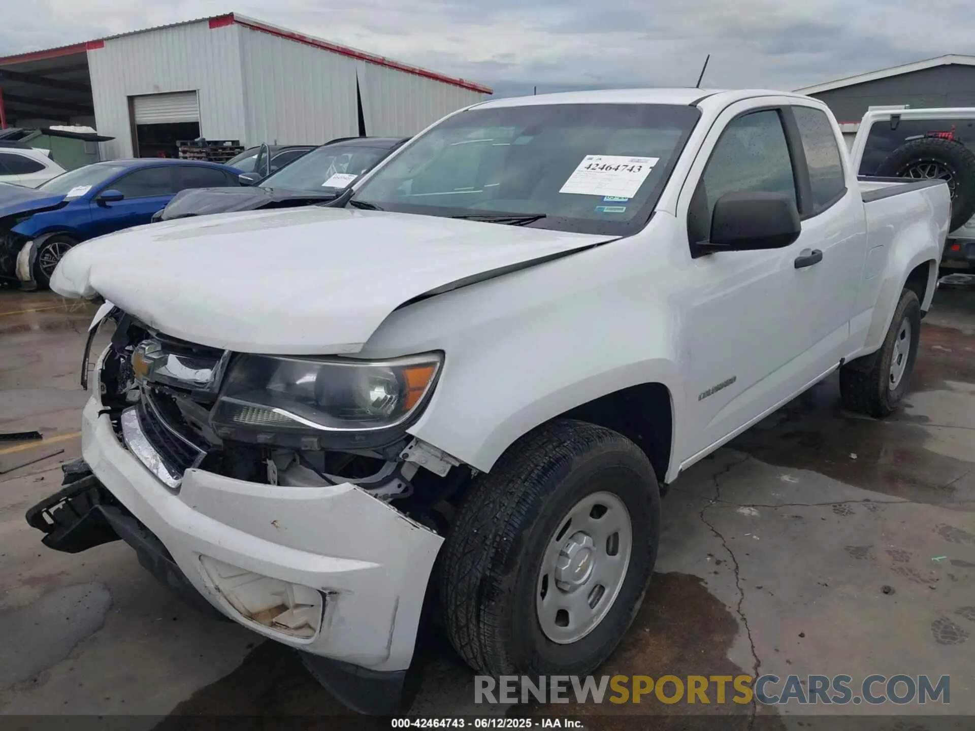 2 Photograph of a damaged car 1GCHSBEN4K1121267 CHEVROLET COLORADO 2019