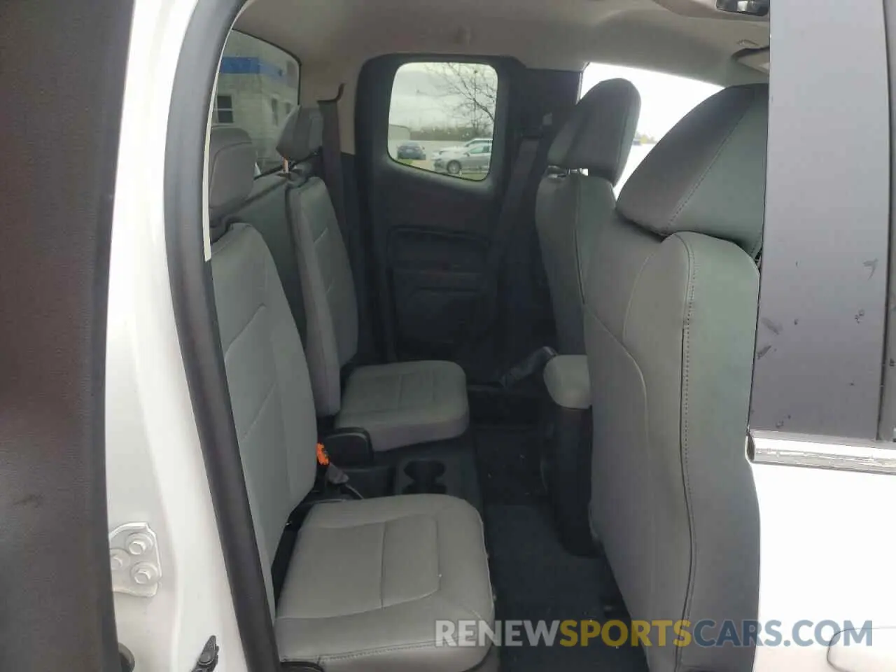 10 Photograph of a damaged car 1GCHSBEN6K1141584 CHEVROLET COLORADO 2019