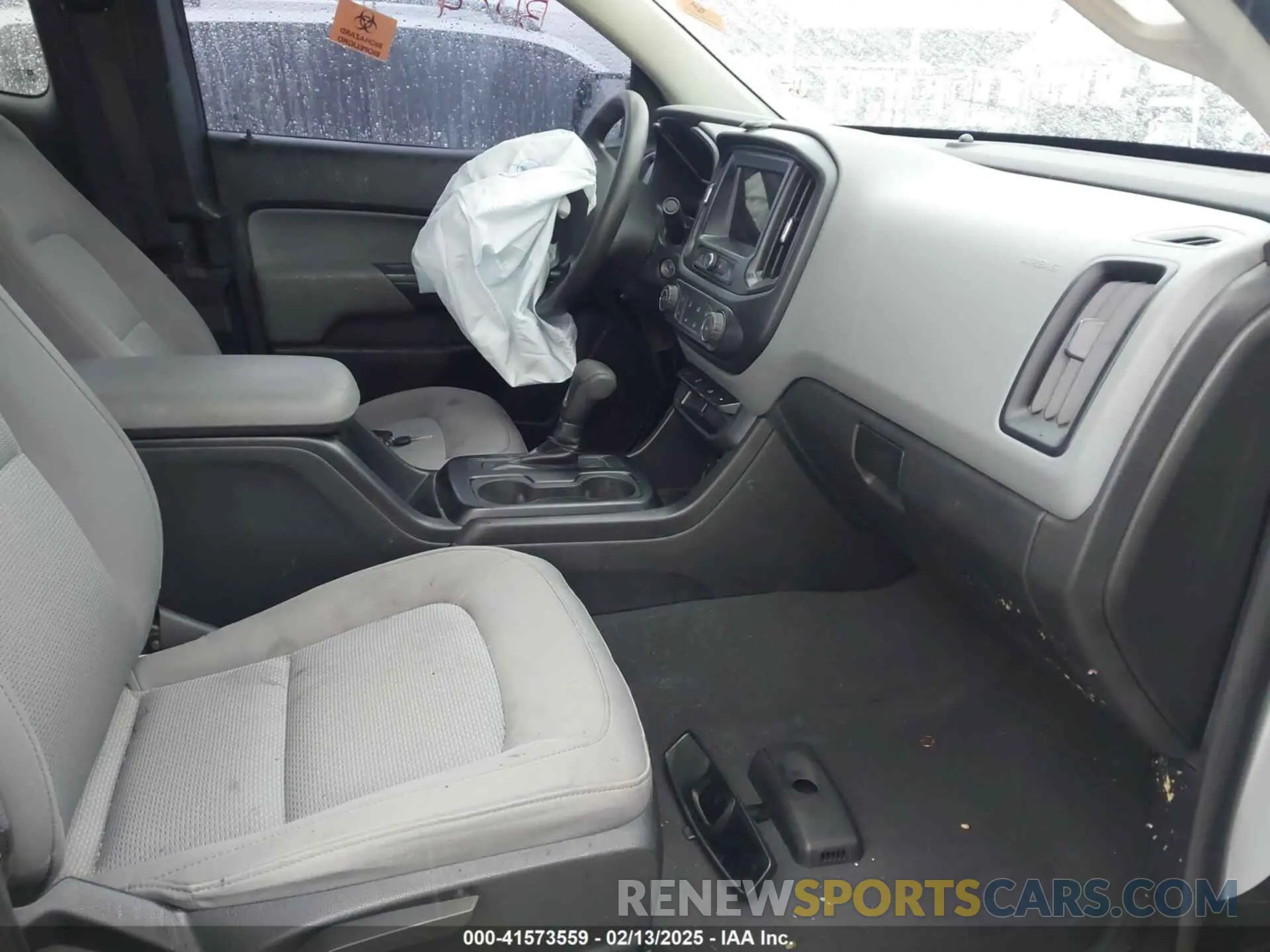 5 Photograph of a damaged car 1GCHSBEN8K1355914 CHEVROLET COLORADO 2019