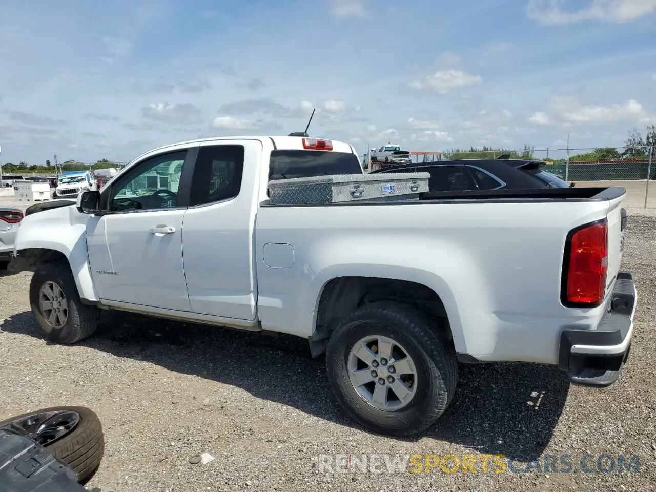 2 Photograph of a damaged car 1GCHSBEN9K1298994 CHEVROLET COLORADO 2019
