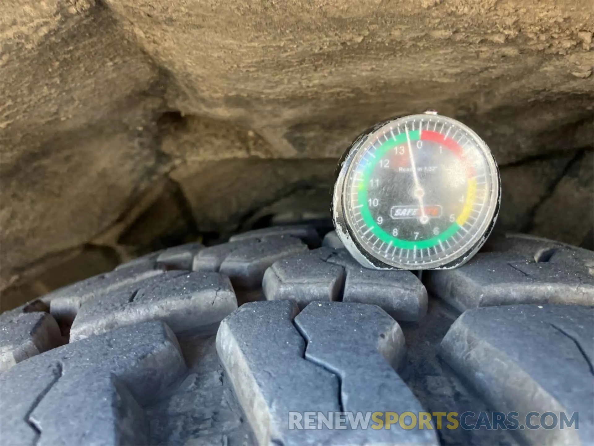 12 Photograph of a damaged car 1GCHTBEA3K1175332 CHEVROLET COLORADO 2019