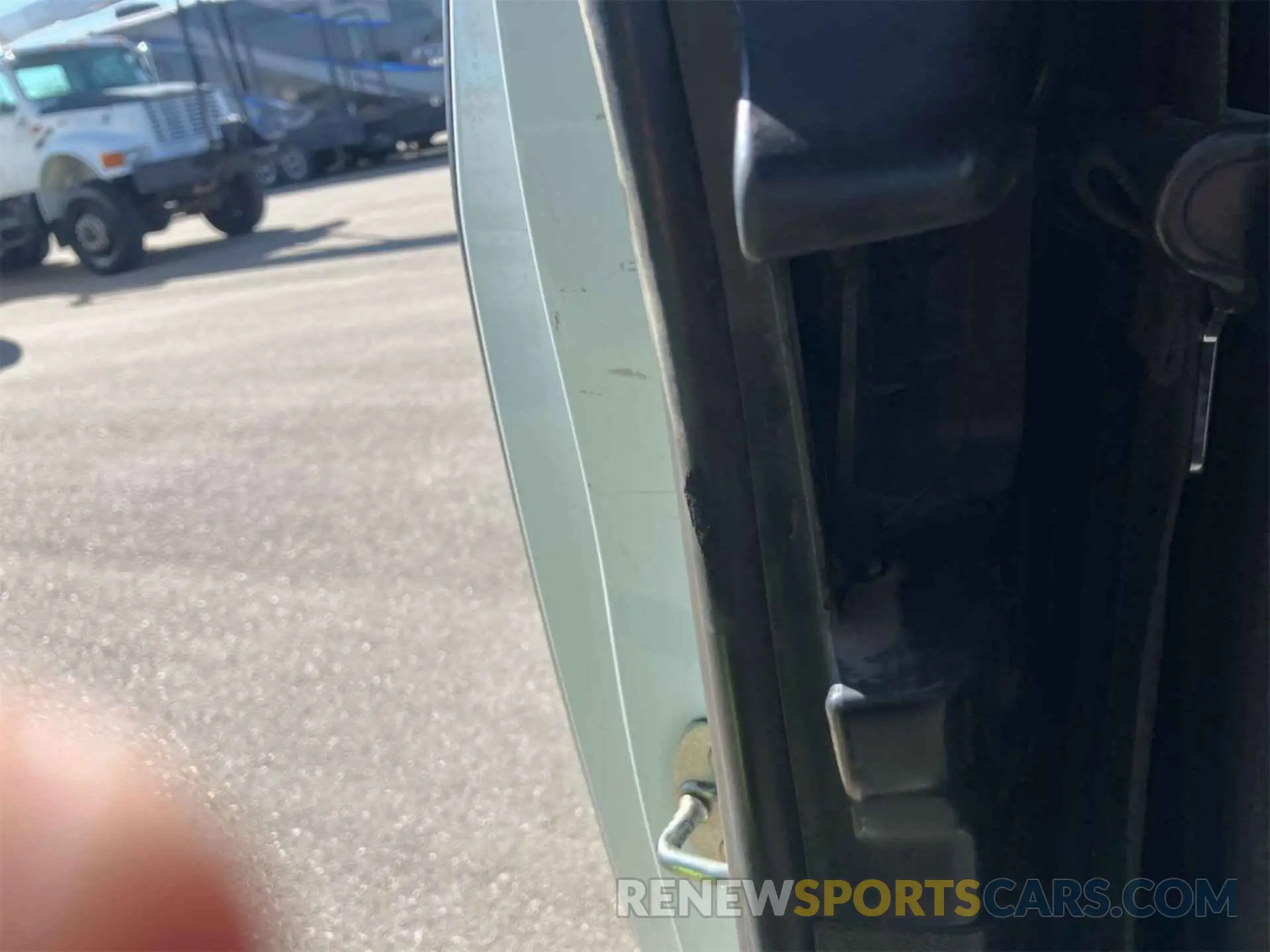 32 Photograph of a damaged car 1GCHTBEA3K1175332 CHEVROLET COLORADO 2019