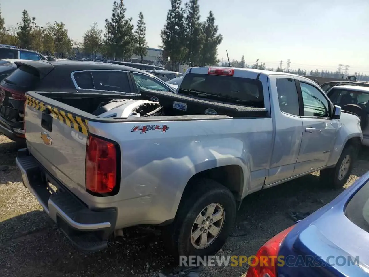 3 Photograph of a damaged car 1GCHTBEA5K1135916 CHEVROLET COLORADO 2019