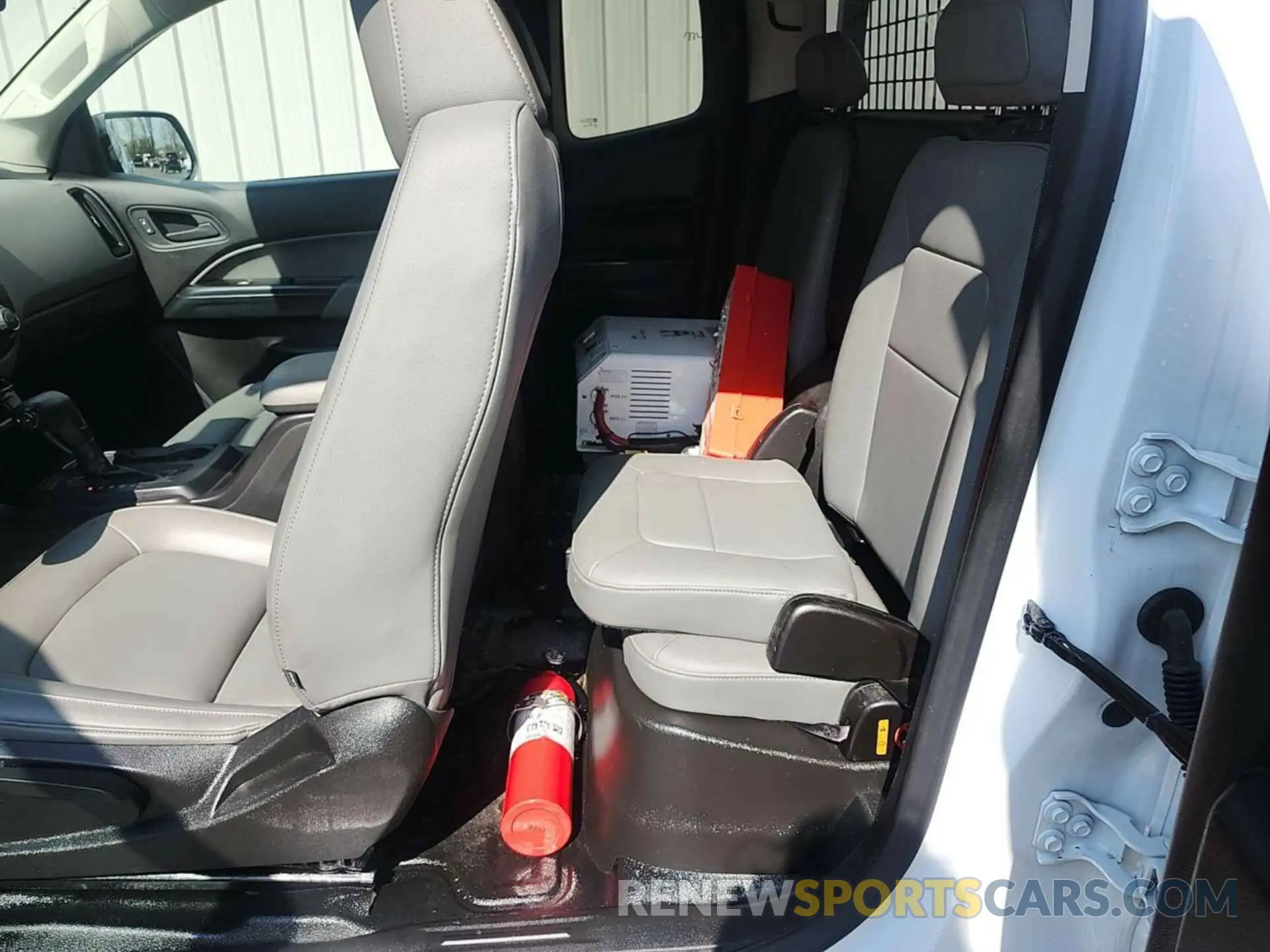 14 Photograph of a damaged car 1GCHTBEN2K1114413 CHEVROLET COLORADO 2019