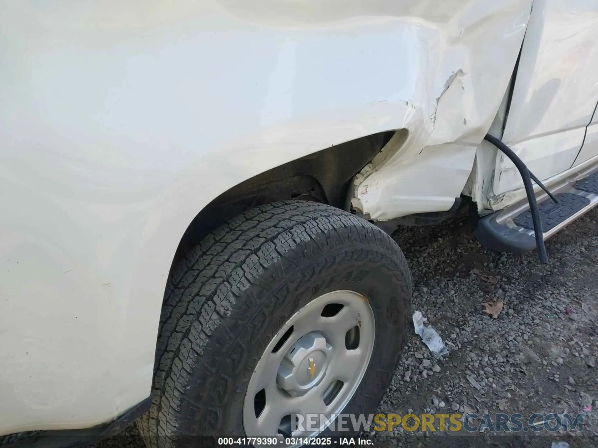 19 Photograph of a damaged car 1GCHTBEN2K1151283 CHEVROLET COLORADO 2019