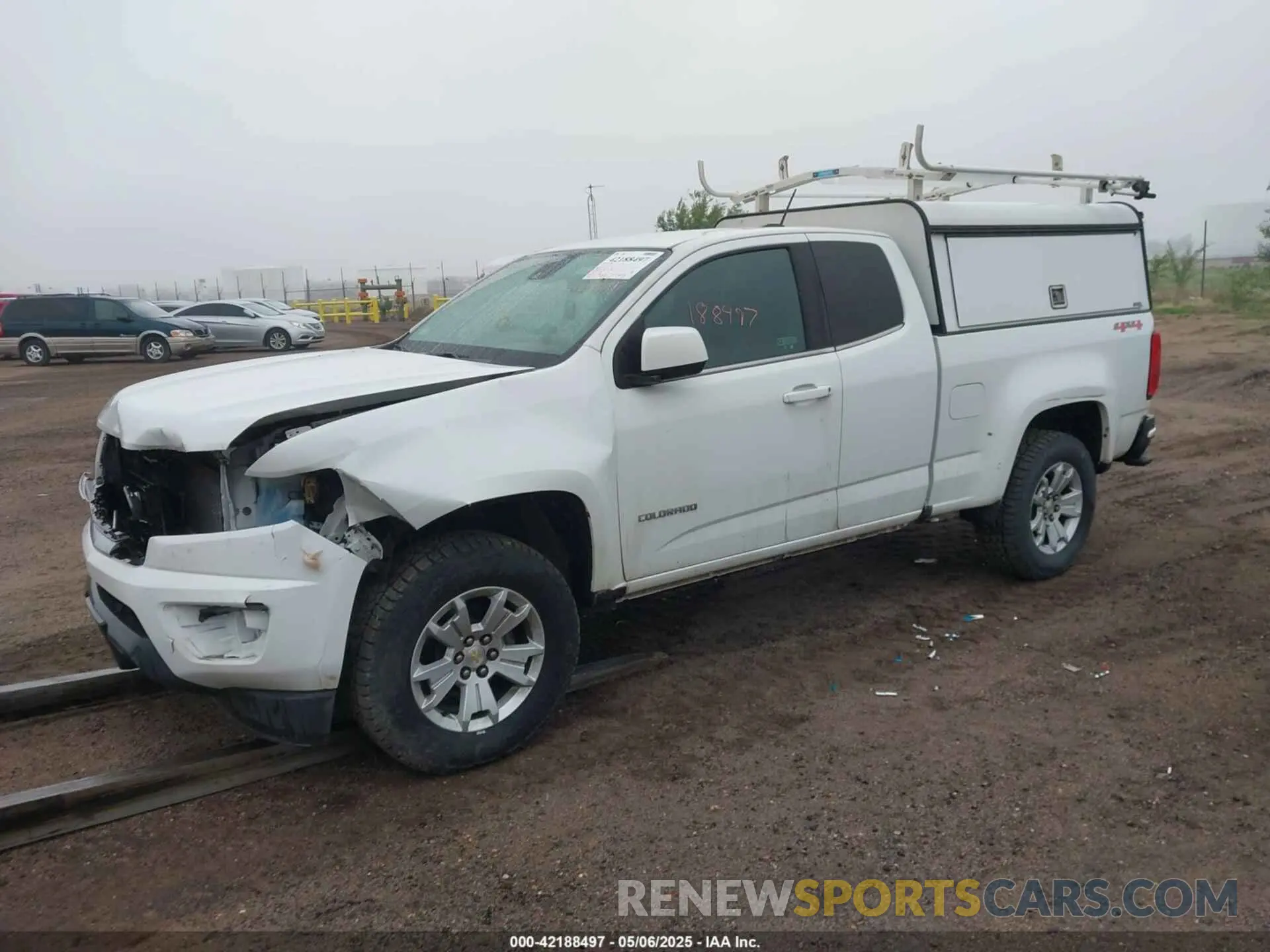 2 Photograph of a damaged car 1GCHTCEA8K1124639 CHEVROLET COLORADO 2019
