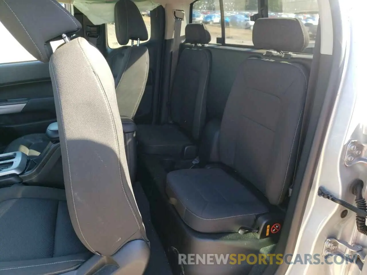 10 Фотография поврежденного автомобиля 1GCHTCEN2K1232824 CHEVROLET COLORADO 2019