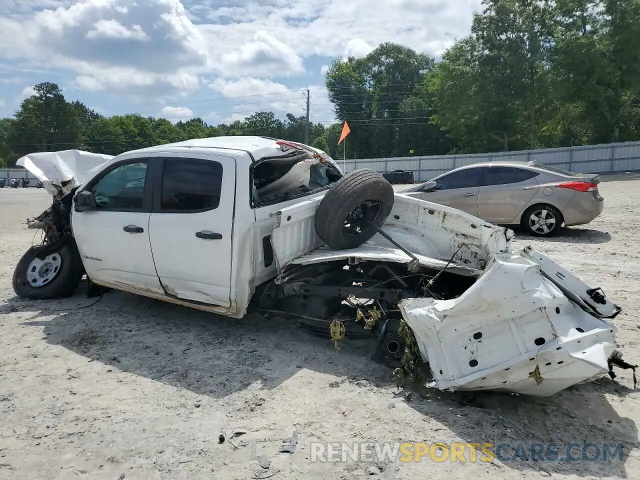 2 Photograph of a damaged car 1GCGSBEA5L1121840 CHEVROLET COLORADO 2020