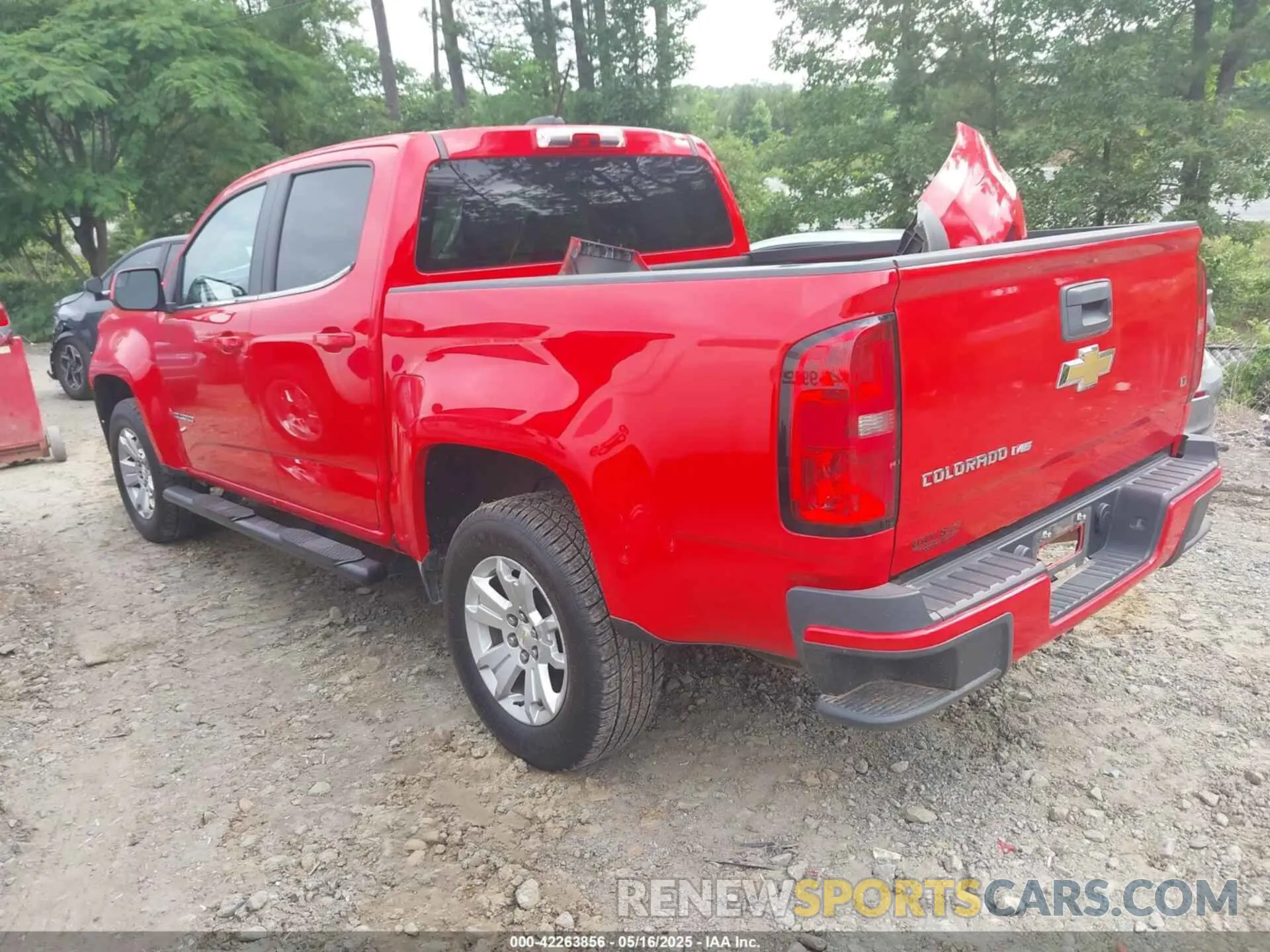 3 Photograph of a damaged car 1GCGSCEN3L1131811 CHEVROLET COLORADO 2020