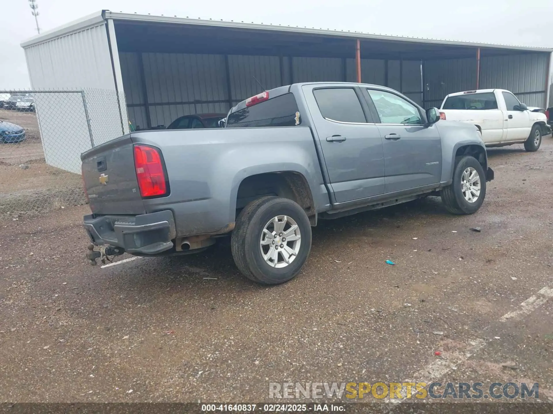 4 Photograph of a damaged car 1GCGSCEN9L1123390 CHEVROLET COLORADO 2020