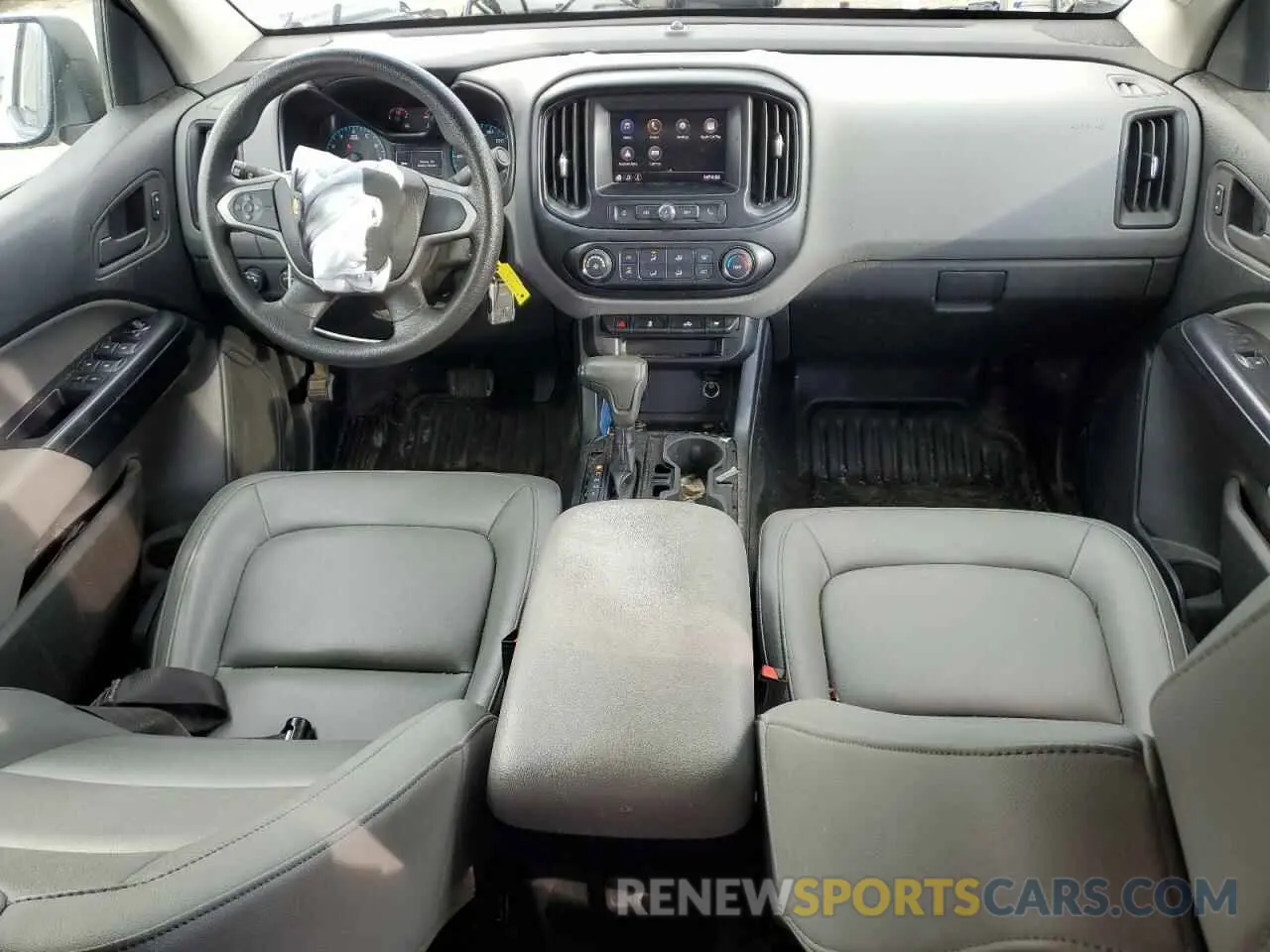8 Photograph of a damaged car 1GCGTBEN4L1162315 CHEVROLET COLORADO 2020