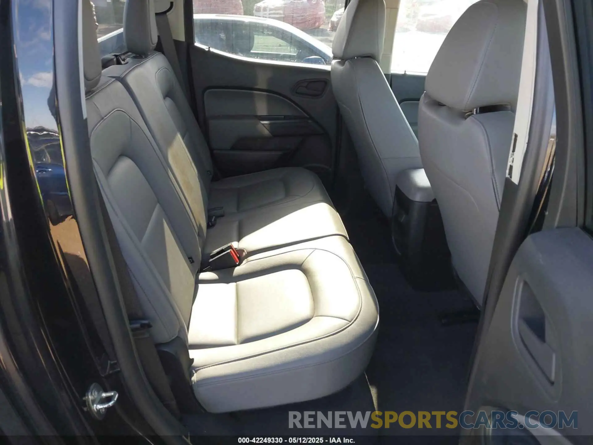 8 Фотография поврежденного автомобиля 1GCGTBENXL1212795 CHEVROLET COLORADO 2020