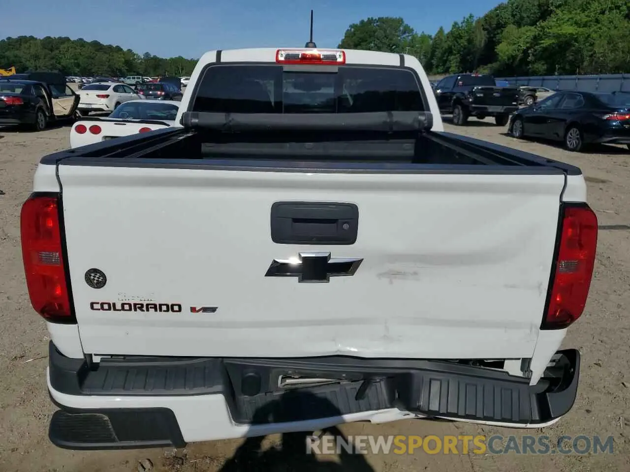 6 Photograph of a damaged car 1GCGTCEN4L1109359 CHEVROLET COLORADO 2020