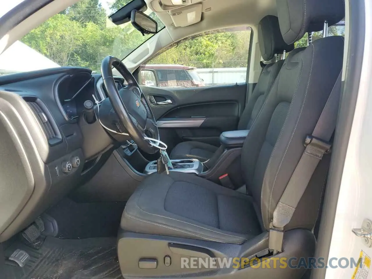 7 Photograph of a damaged car 1GCGTCEN4L1109359 CHEVROLET COLORADO 2020