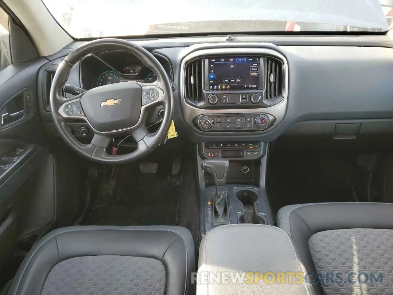 8 Фотография поврежденного автомобиля 1GCGTDEN2L1133150 CHEVROLET COLORADO 2020