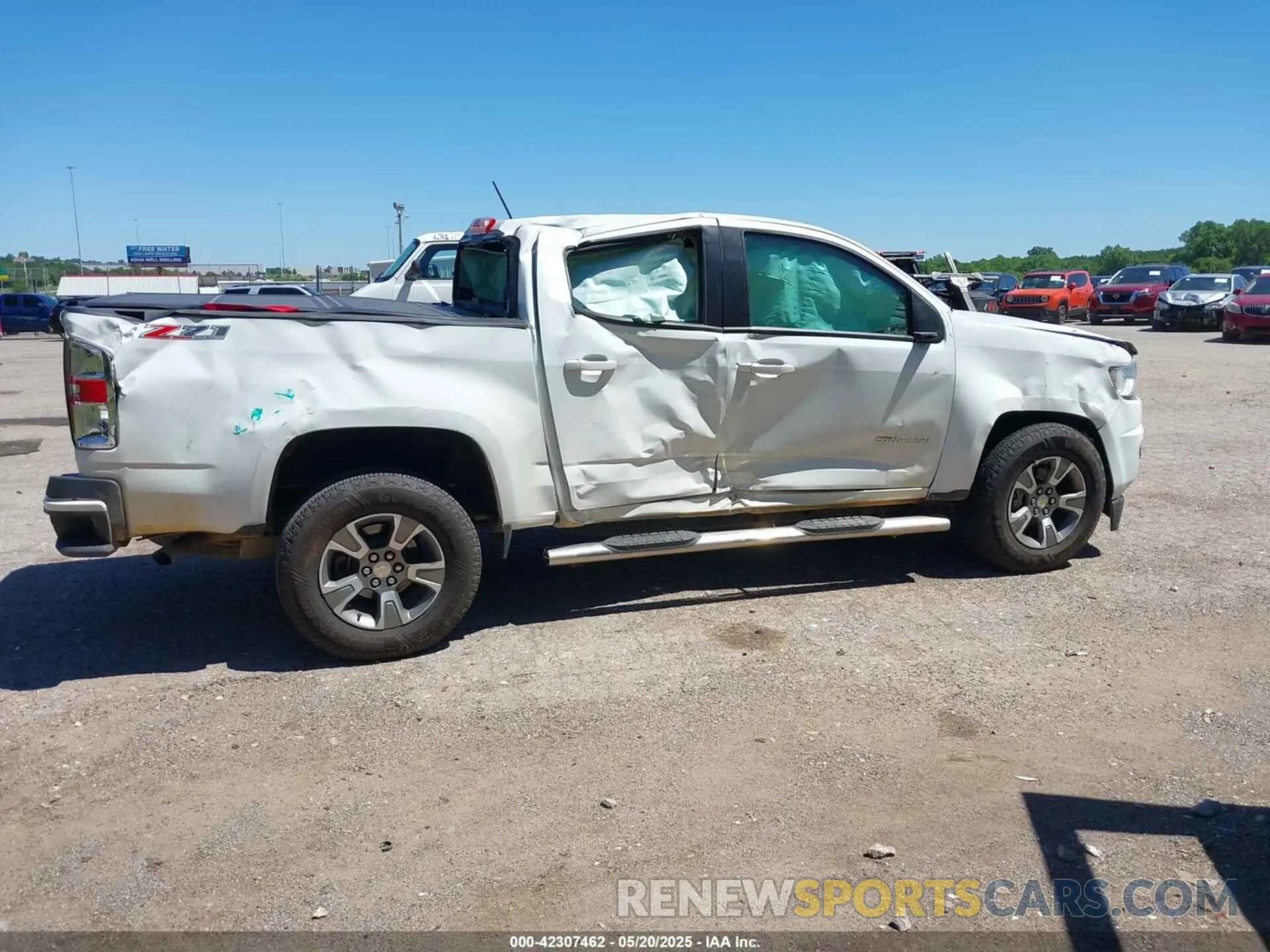 13 Photograph of a damaged car 1GCGTDEN7L1100080 CHEVROLET COLORADO 2020