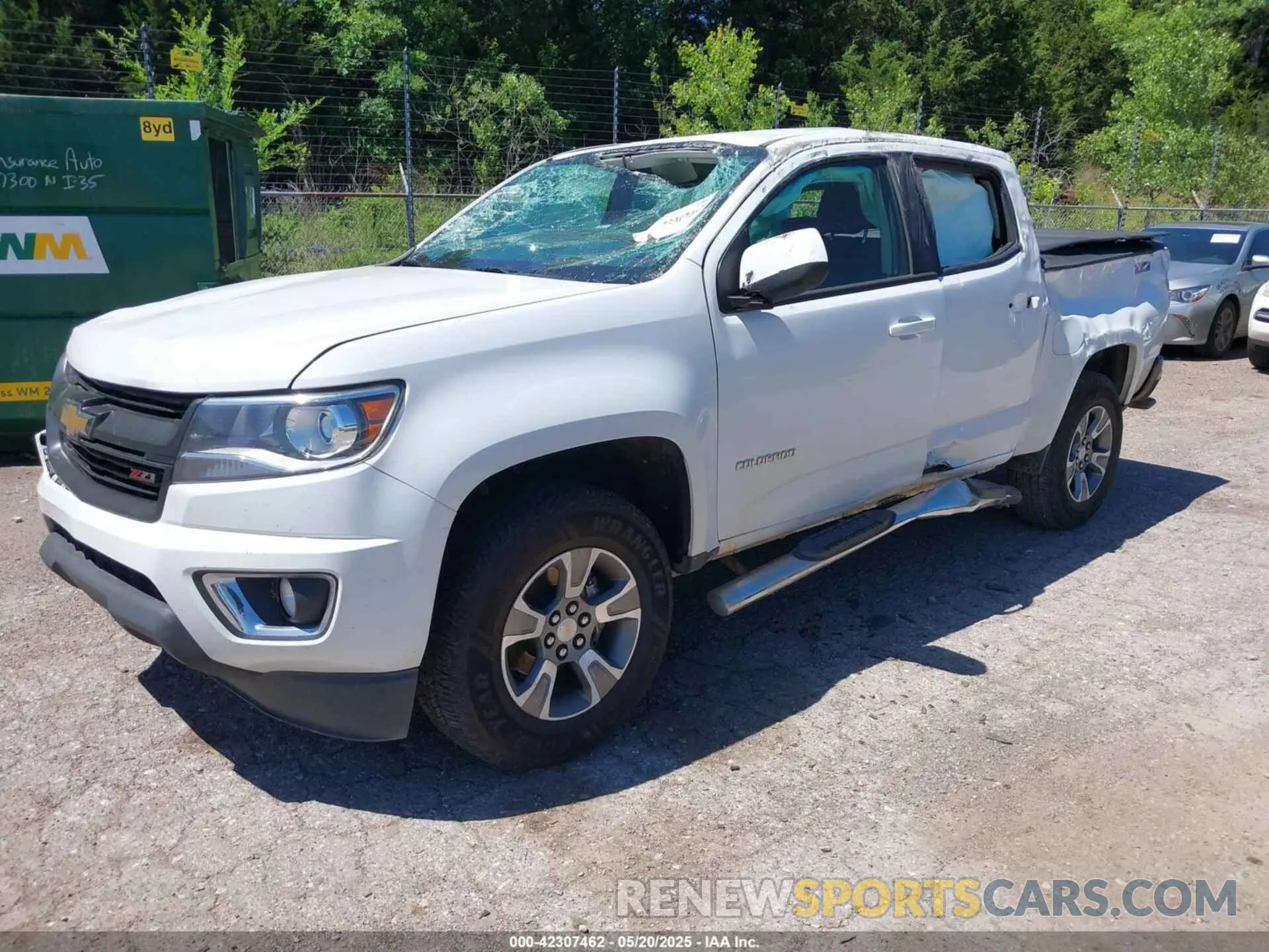 2 Photograph of a damaged car 1GCGTDEN7L1100080 CHEVROLET COLORADO 2020