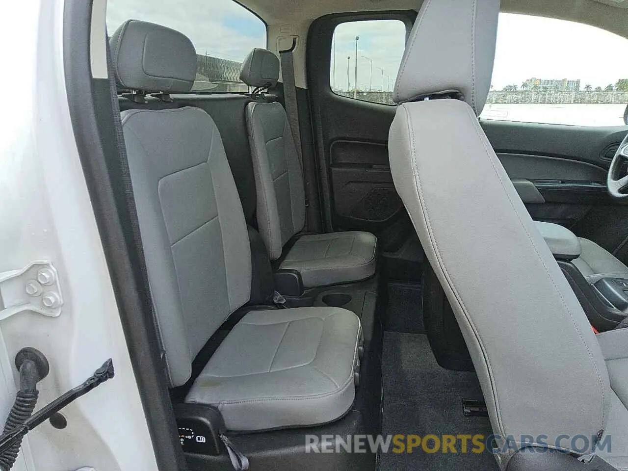 10 Фотография поврежденного автомобиля 1GCHSBEA1L1231675 CHEVROLET COLORADO 2020