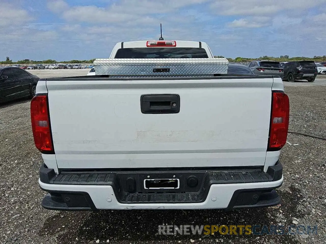 6 Фотография поврежденного автомобиля 1GCHSBEA1L1231675 CHEVROLET COLORADO 2020