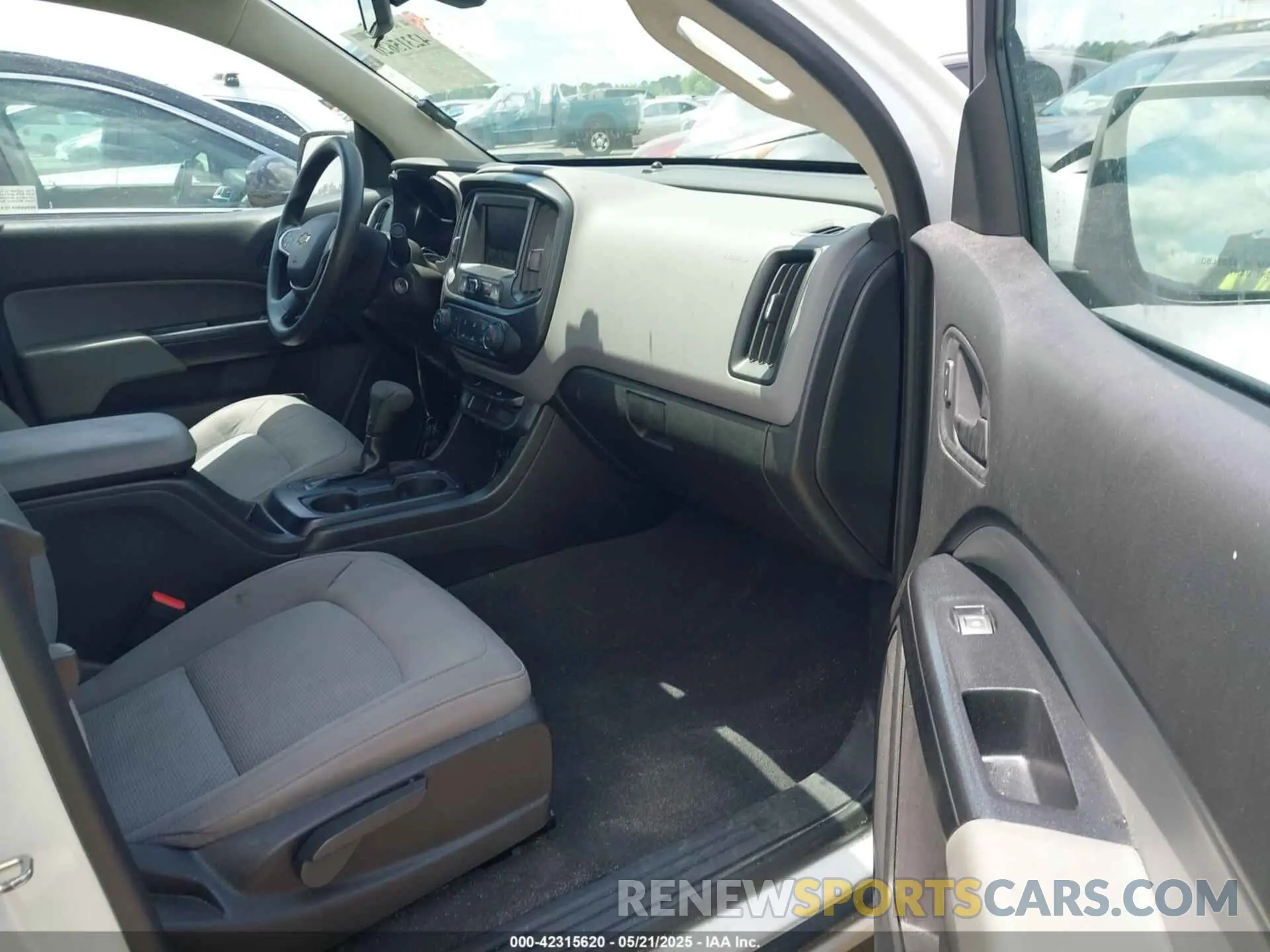5 Фотография поврежденного автомобиля 1GCHSBEA3L1176159 CHEVROLET COLORADO 2020