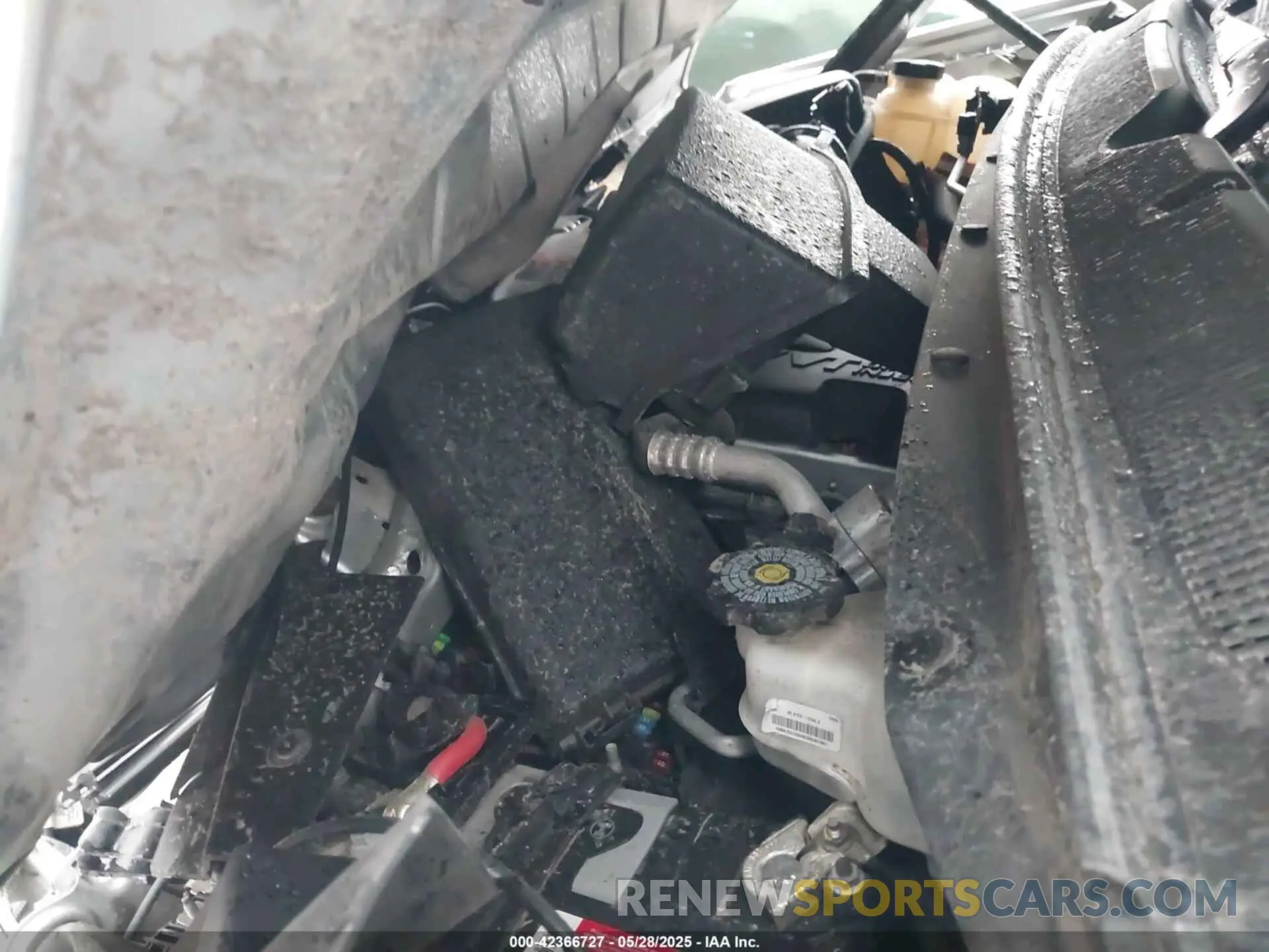 10 Photograph of a damaged car 1GCHSBEA4L1202252 CHEVROLET COLORADO 2020