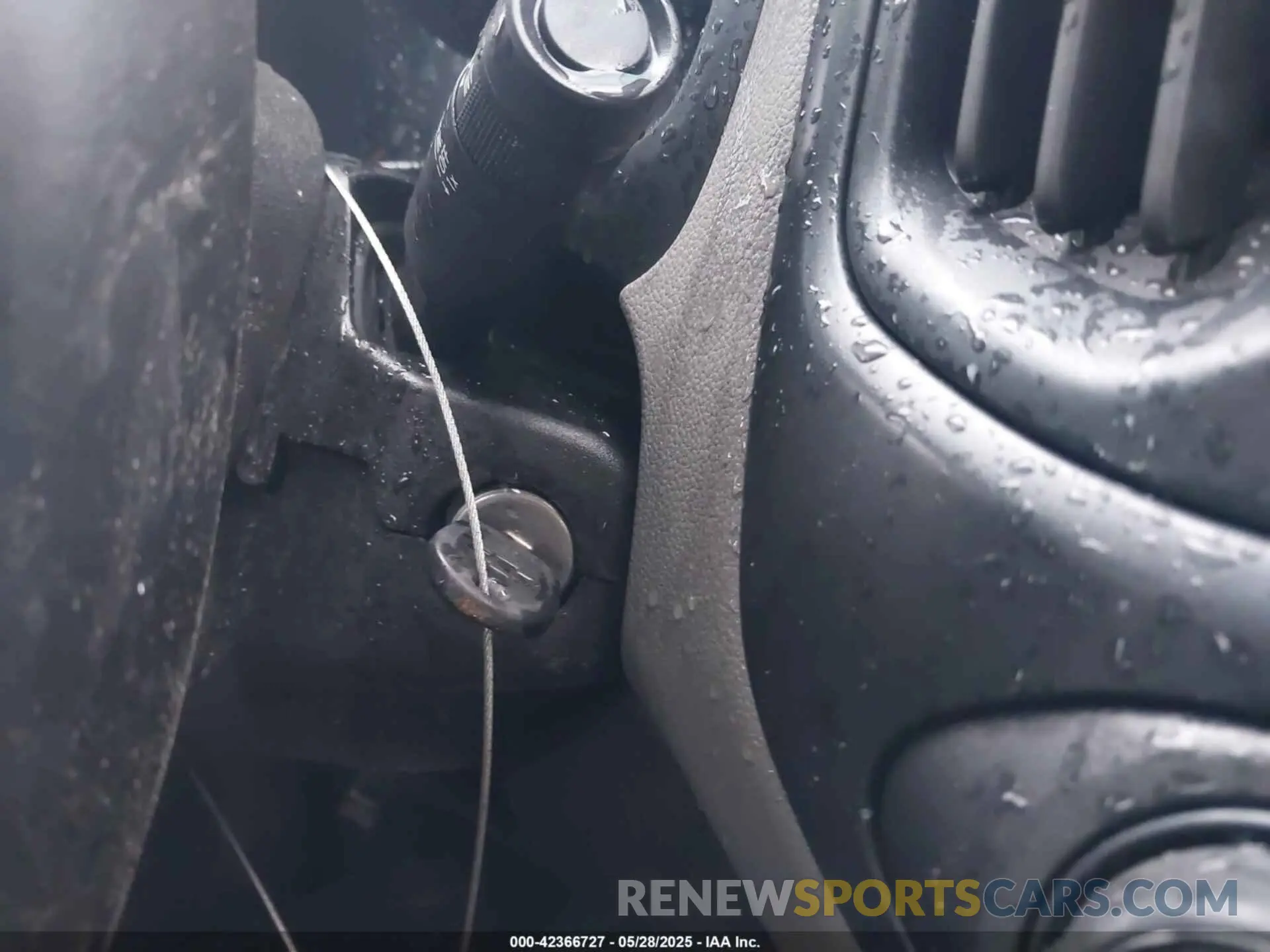 11 Photograph of a damaged car 1GCHSBEA4L1202252 CHEVROLET COLORADO 2020