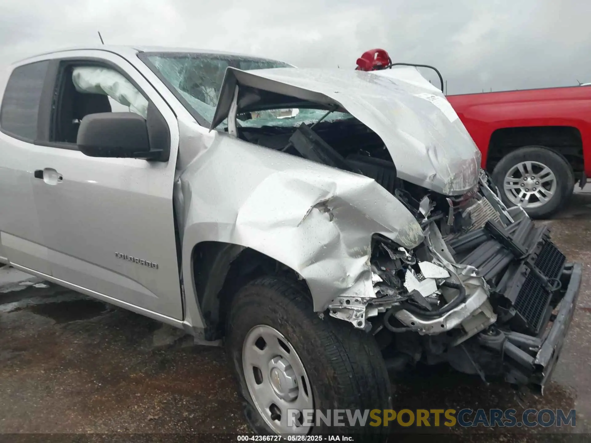 6 Photograph of a damaged car 1GCHSBEA4L1202252 CHEVROLET COLORADO 2020