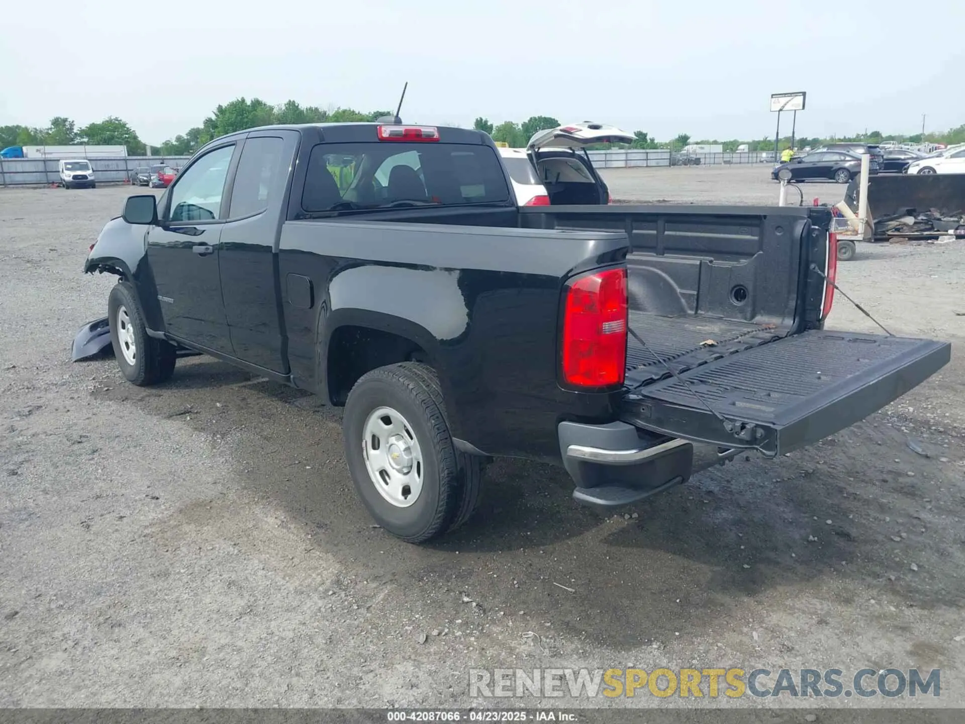 3 Фотография поврежденного автомобиля 1GCHSBEA6L1233776 CHEVROLET COLORADO 2020