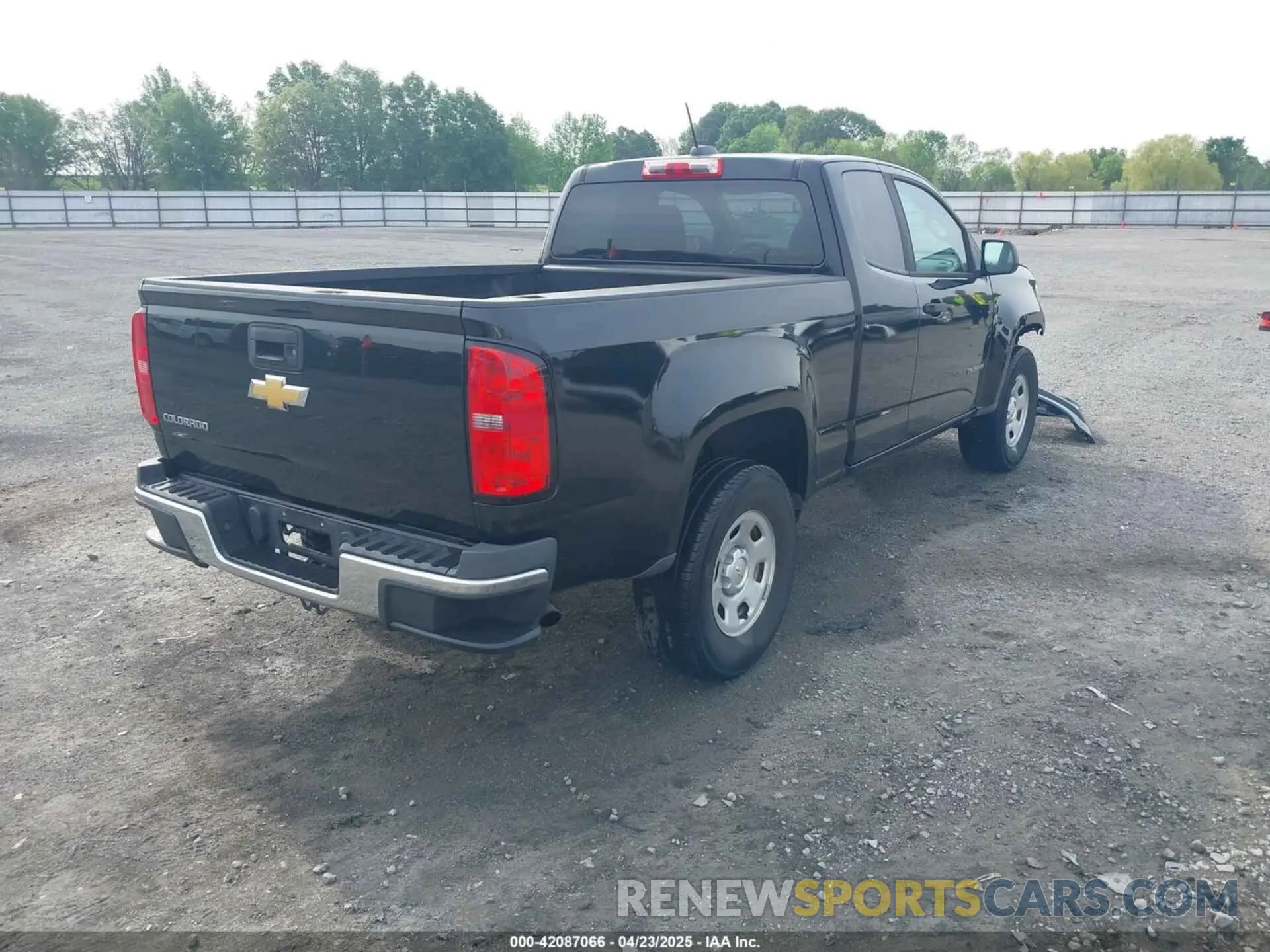 4 Фотография поврежденного автомобиля 1GCHSBEA6L1233776 CHEVROLET COLORADO 2020