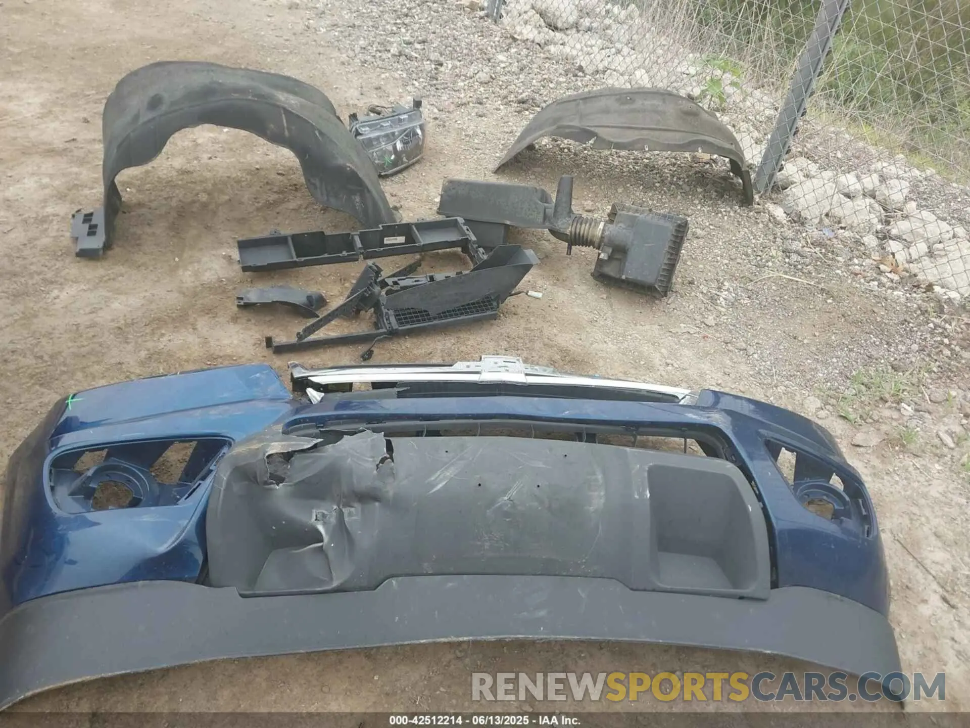12 Photograph of a damaged car 1GCHSBEA7L1129426 CHEVROLET COLORADO 2020