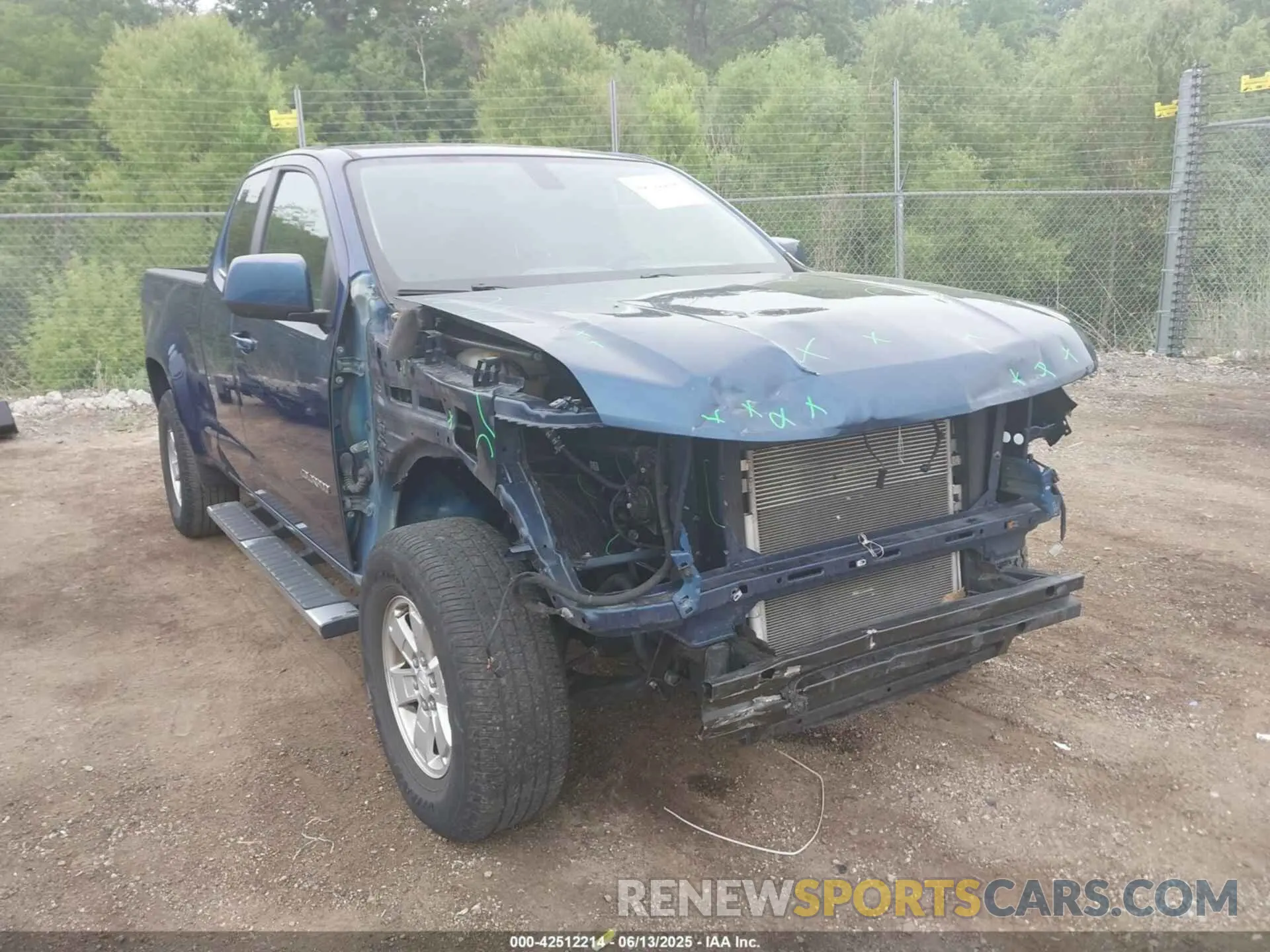 18 Photograph of a damaged car 1GCHSBEA7L1129426 CHEVROLET COLORADO 2020