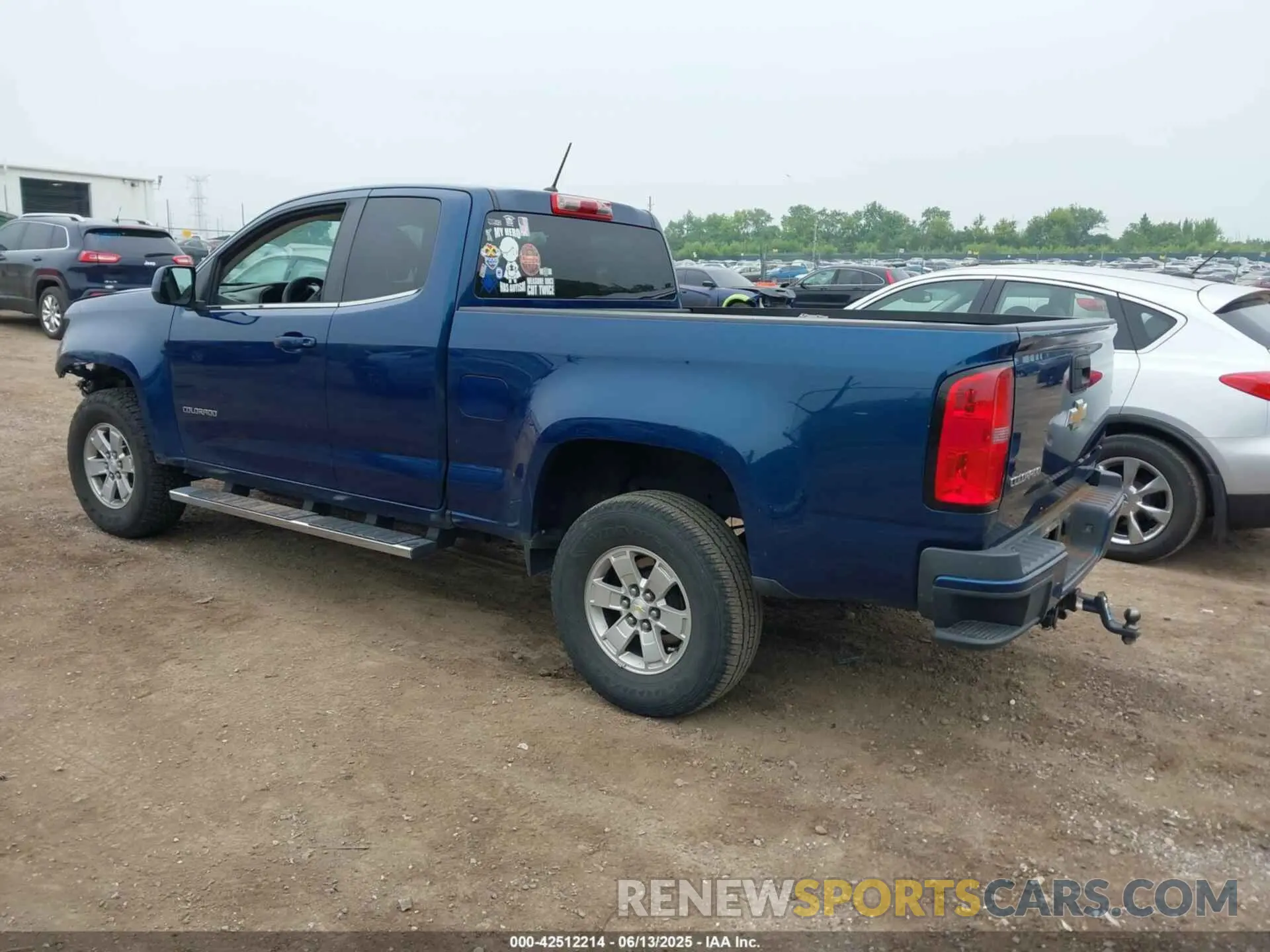 3 Photograph of a damaged car 1GCHSBEA7L1129426 CHEVROLET COLORADO 2020
