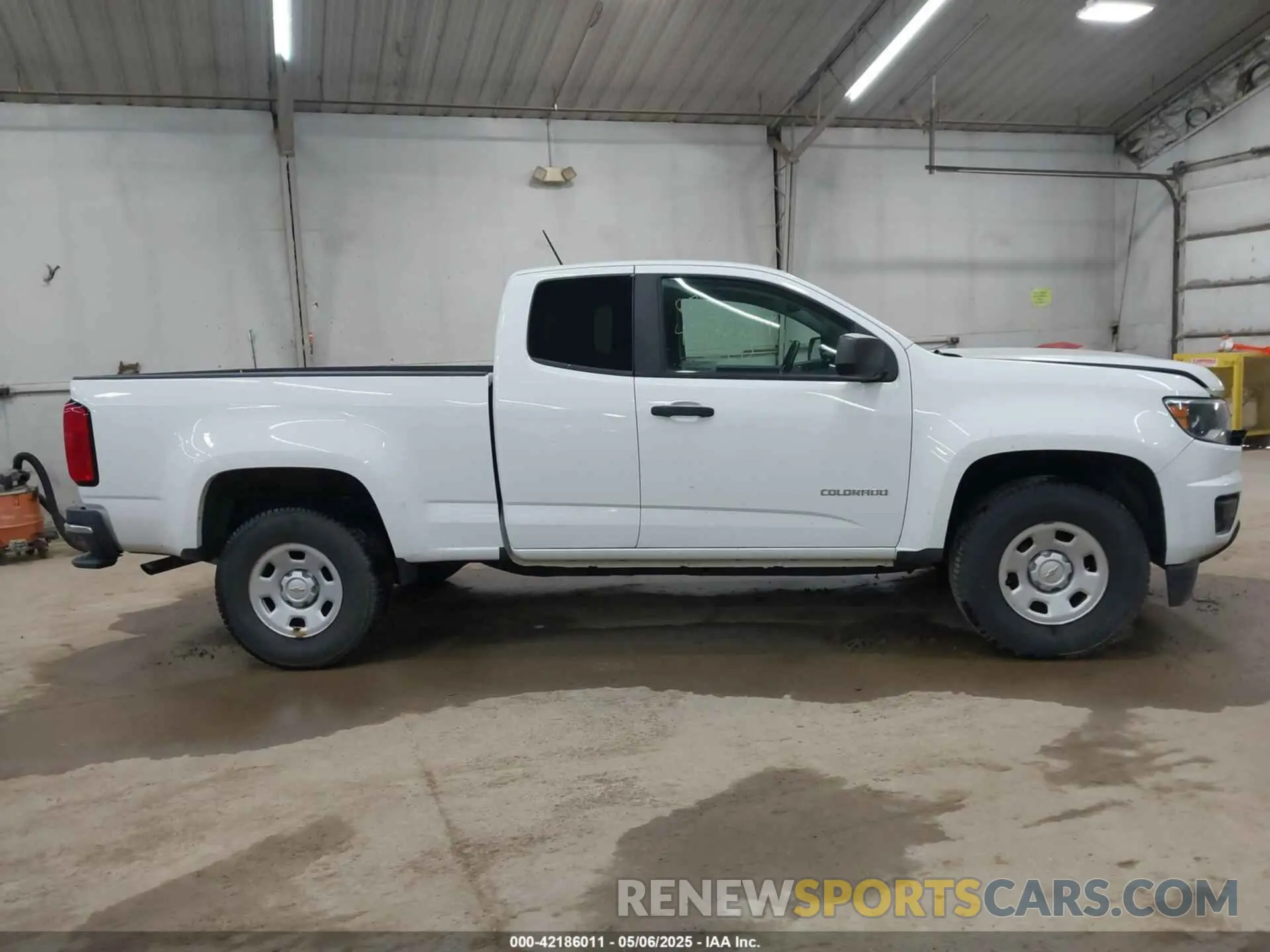13 Photograph of a damaged car 1GCHSBEA8L1227686 CHEVROLET COLORADO 2020