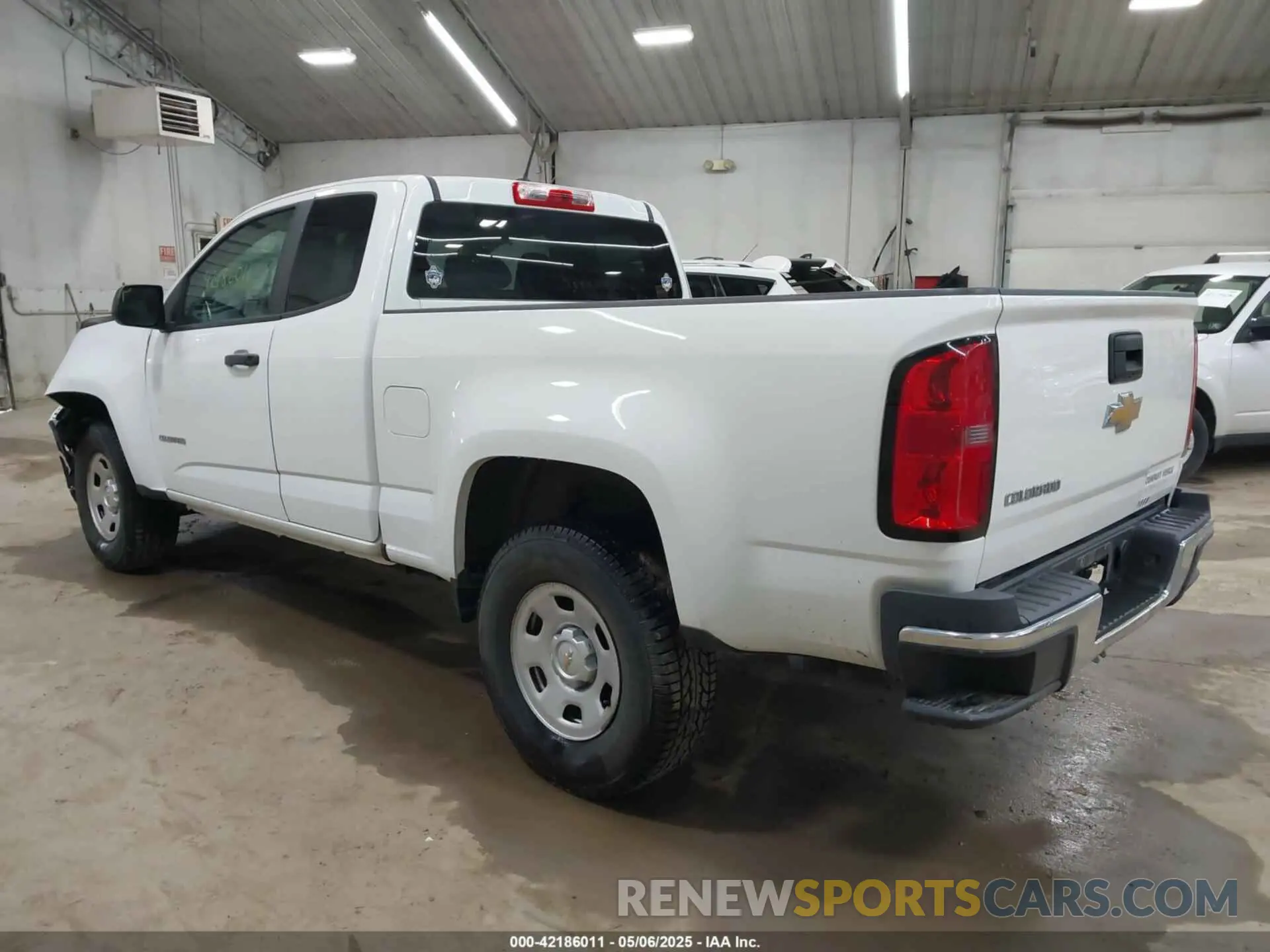3 Photograph of a damaged car 1GCHSBEA8L1227686 CHEVROLET COLORADO 2020