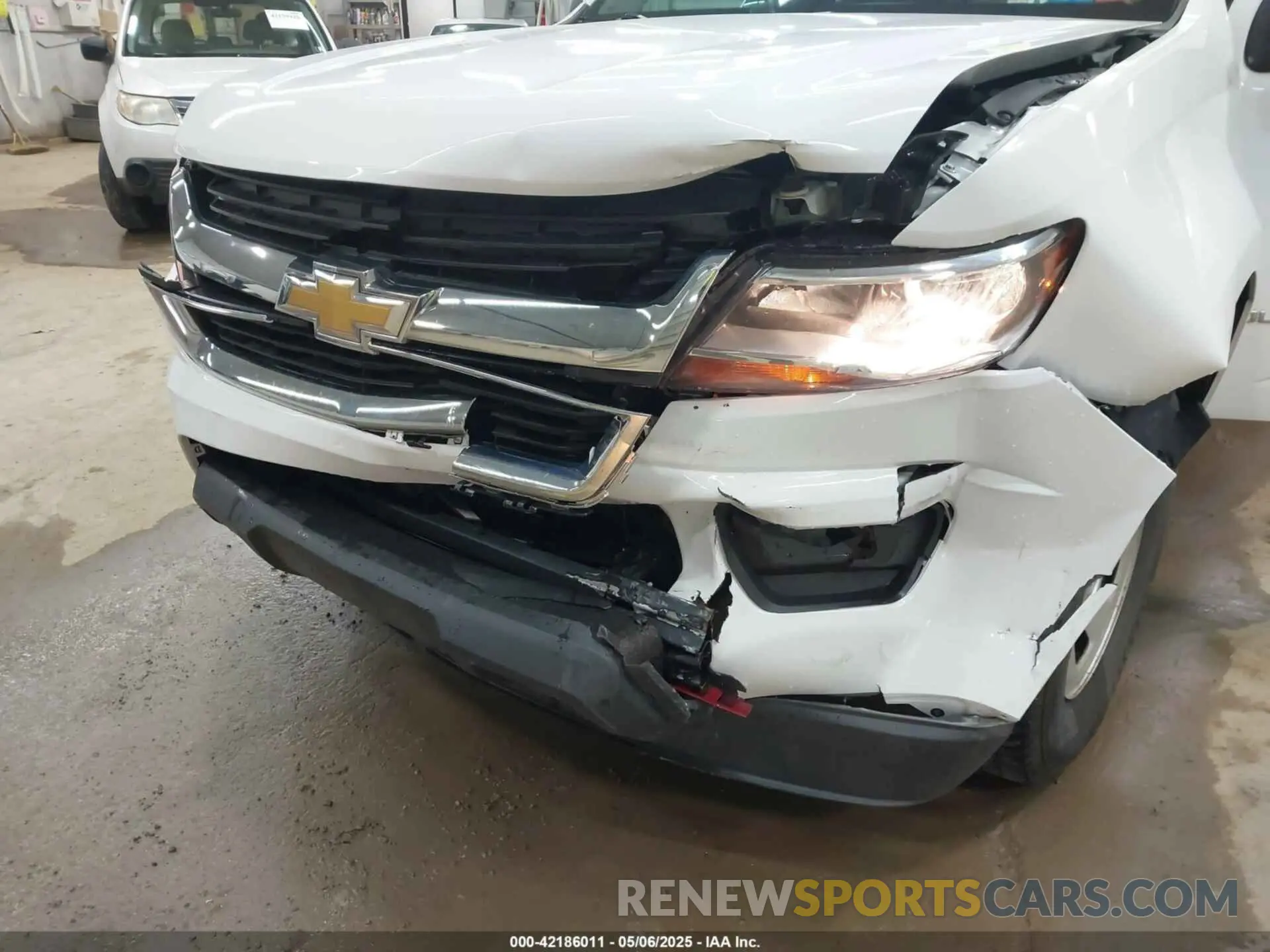 6 Photograph of a damaged car 1GCHSBEA8L1227686 CHEVROLET COLORADO 2020