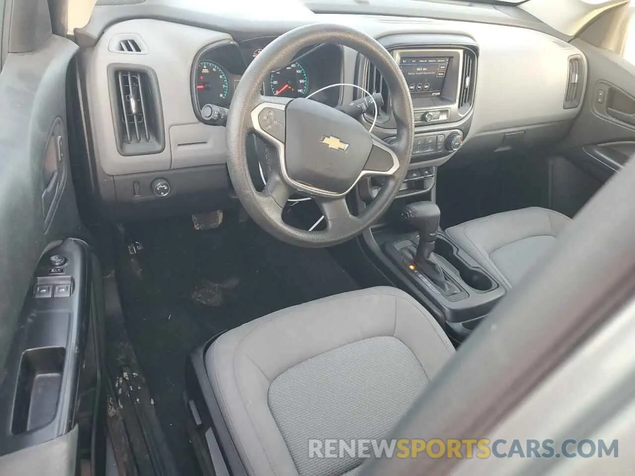 8 Photograph of a damaged car 1GCHSBEN3L1250117 CHEVROLET COLORADO 2020