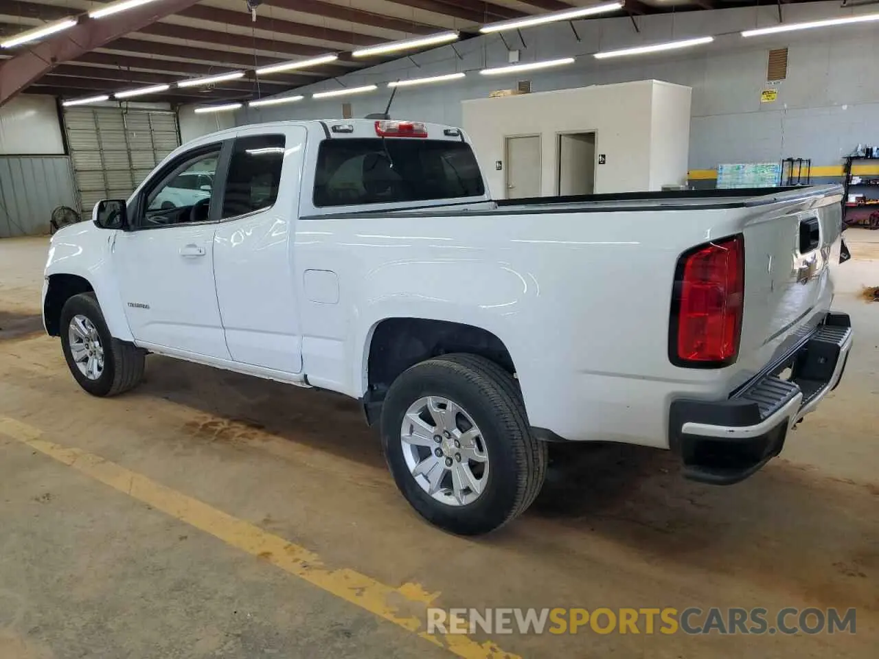 2 Photograph of a damaged car 1GCHSCEA4L1154399 CHEVROLET COLORADO 2020
