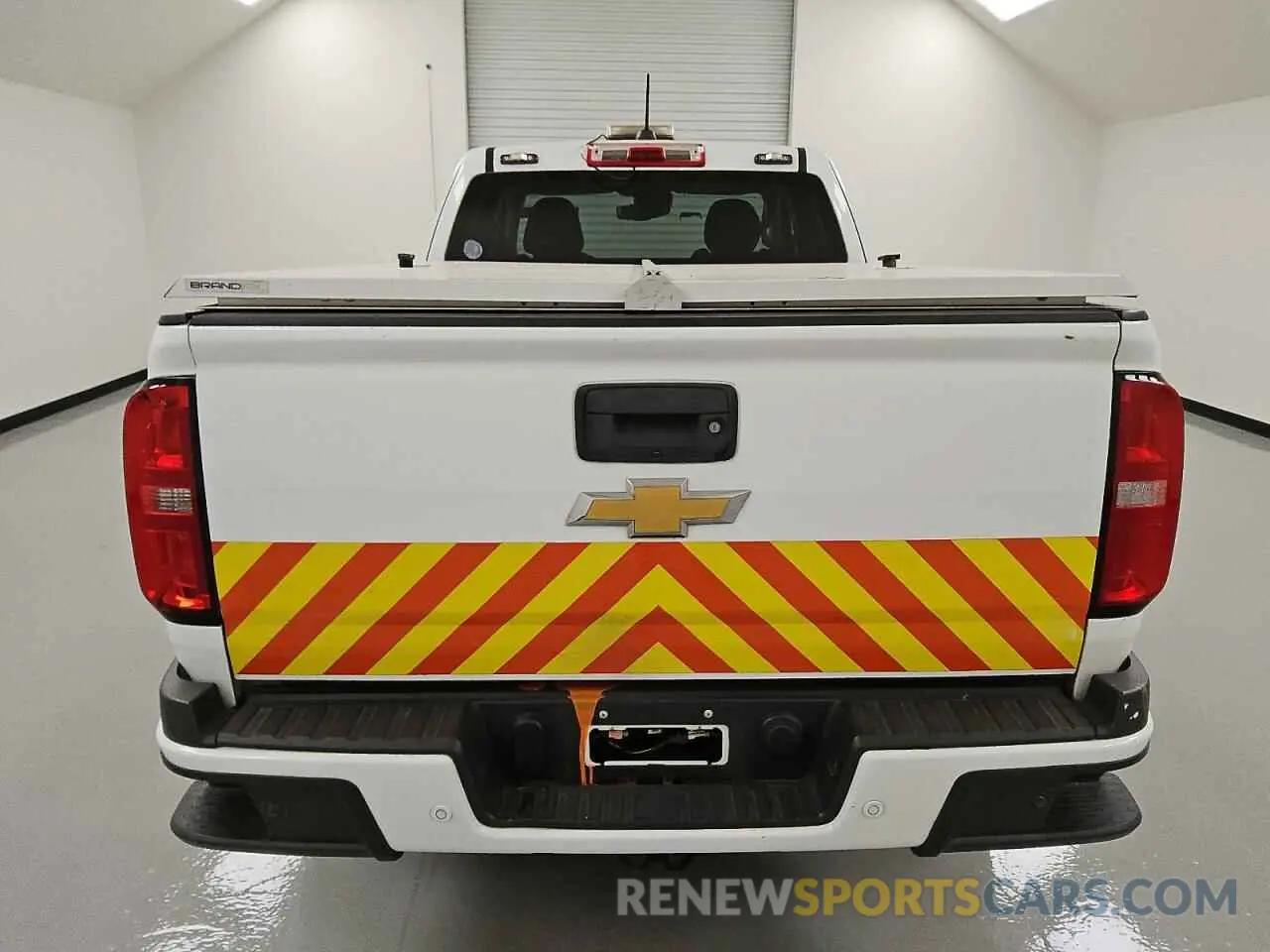 6 Photograph of a damaged car 1GCHSCEA4L1188049 CHEVROLET COLORADO 2020