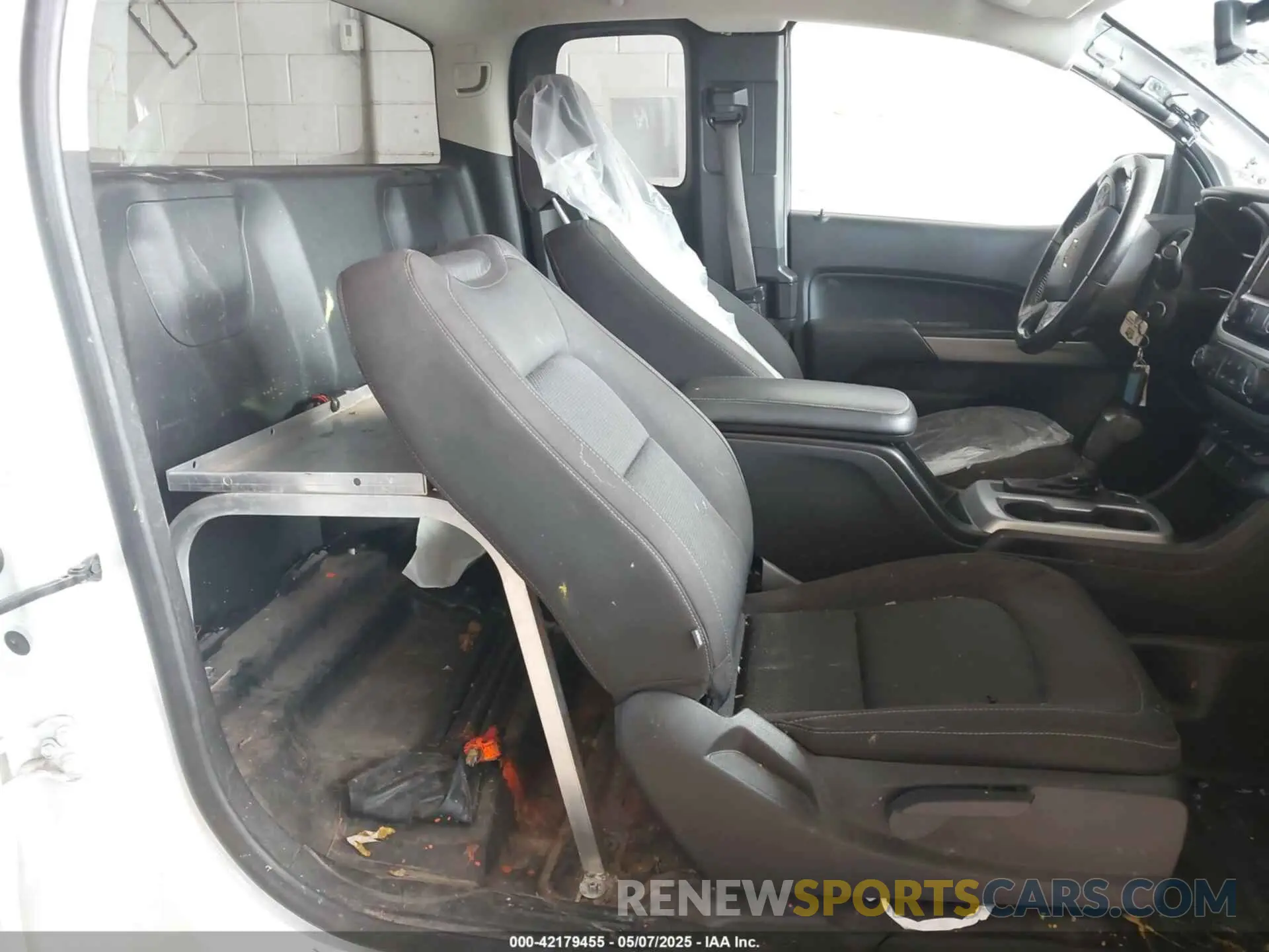 8 Фотография поврежденного автомобиля 1GCHSCEA6L1151049 CHEVROLET COLORADO 2020