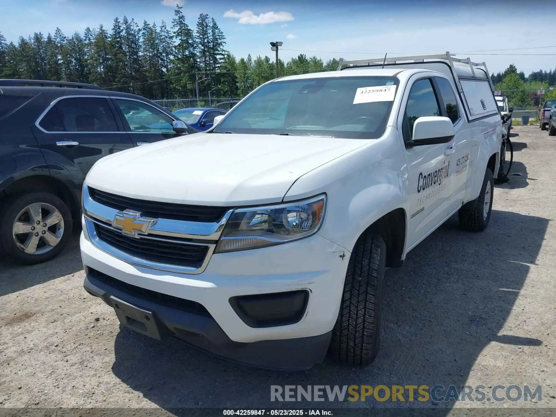 2 Photograph of a damaged car 1GCHSCEN2L1142030 CHEVROLET COLORADO 2020