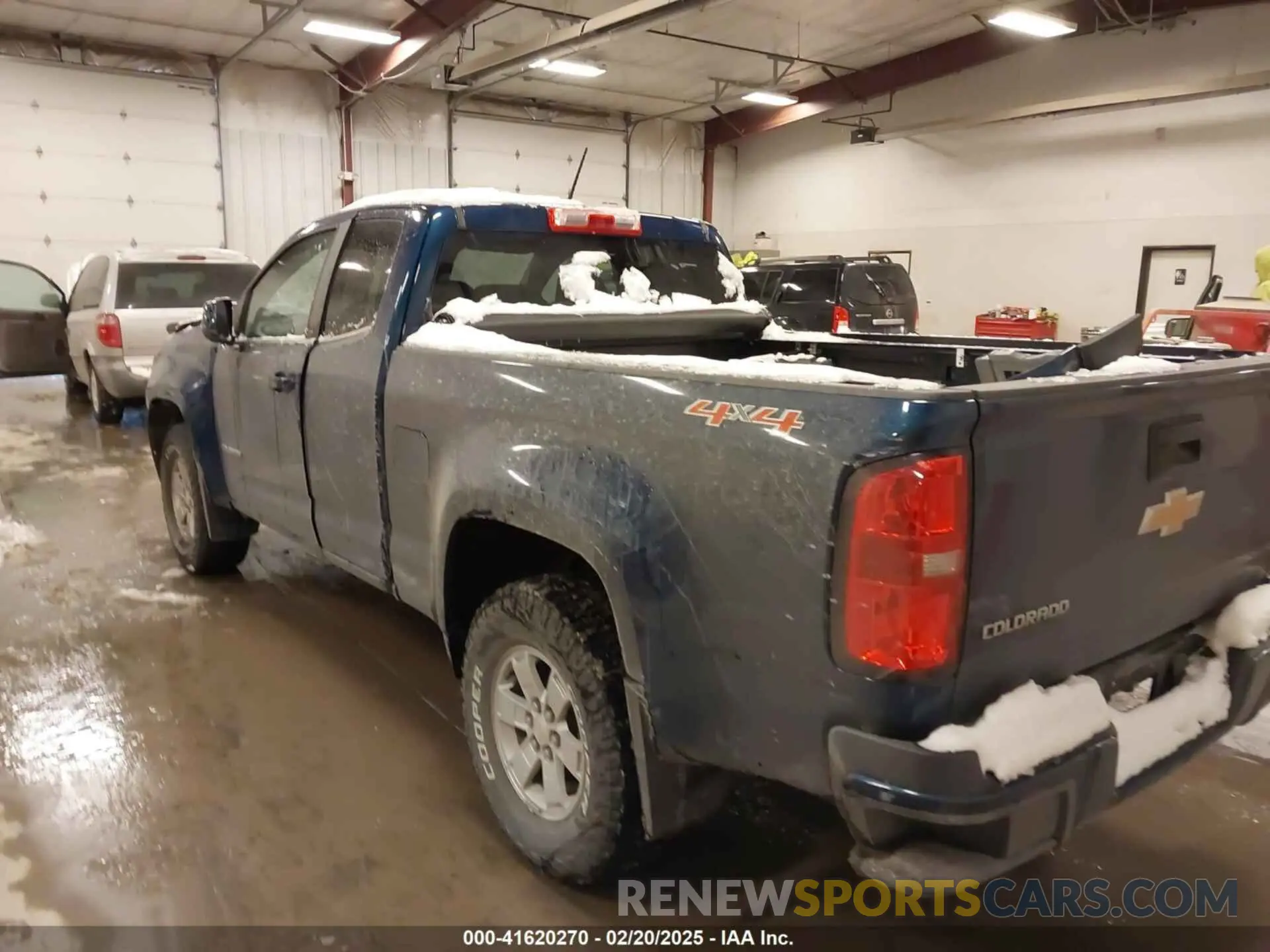 3 Photograph of a damaged car 1GCHTBEA5L1114663 CHEVROLET COLORADO 2020