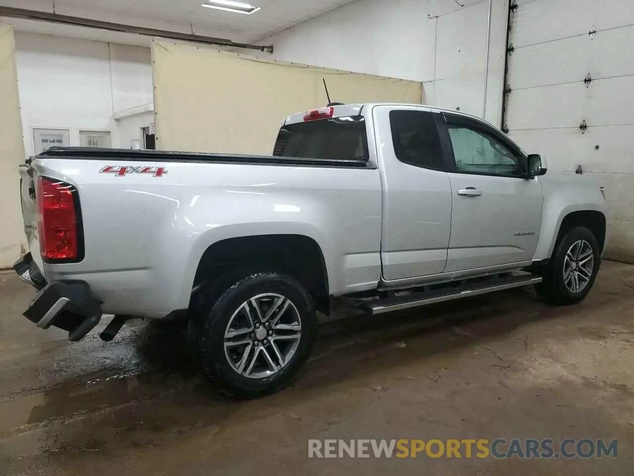 3 Фотография поврежденного автомобиля 1GCHTBEAXL1106865 CHEVROLET COLORADO 2020