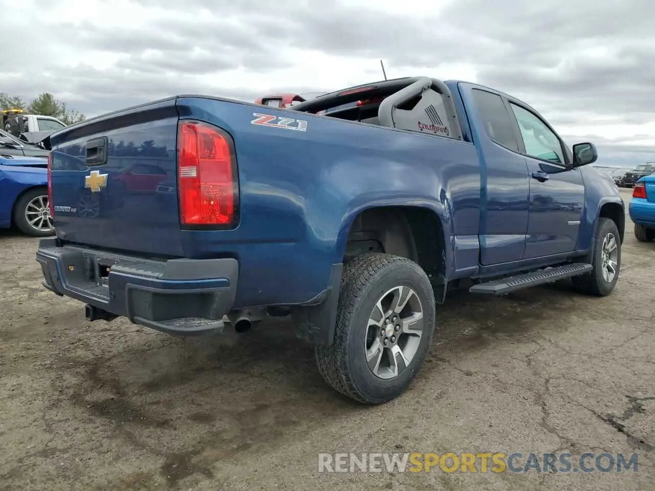 3 Фотография поврежденного автомобиля 1GCHTDEN7L1140874 CHEVROLET COLORADO 2020
