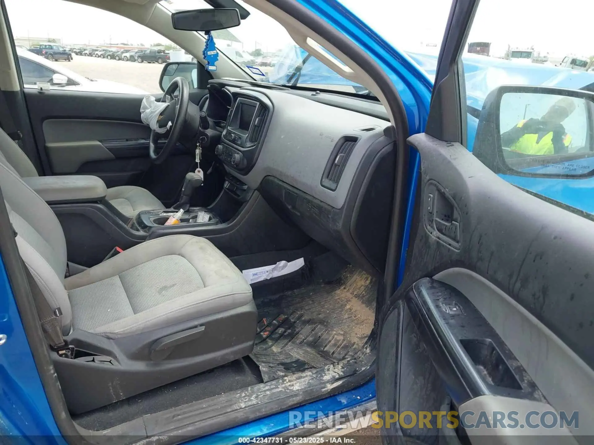 5 Photograph of a damaged car 1GCGSBEA4M1193596 CHEVROLET COLORADO 2021
