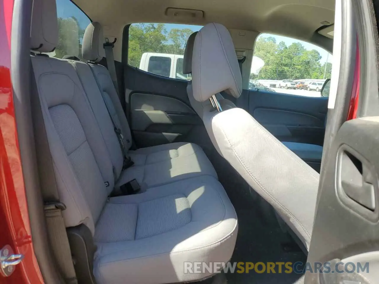 10 Photograph of a damaged car 1GCGSBEA5M1108653 CHEVROLET COLORADO 2021