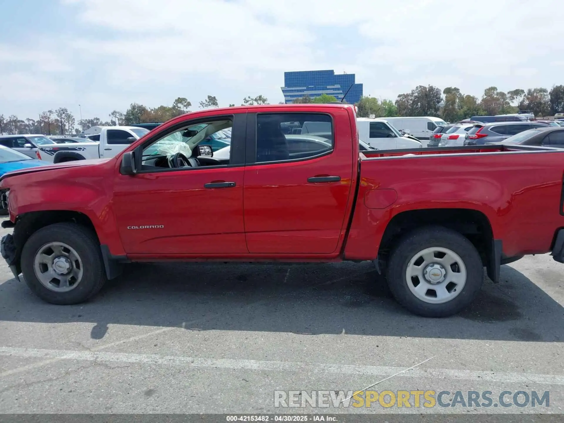 13 Photograph of a damaged car 1GCGSBEN8M1232810 CHEVROLET COLORADO 2021