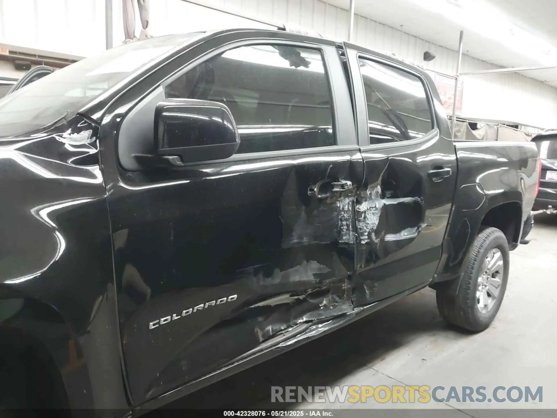 6 Photograph of a damaged car 1GCGSCEN2M1195243 CHEVROLET COLORADO 2021