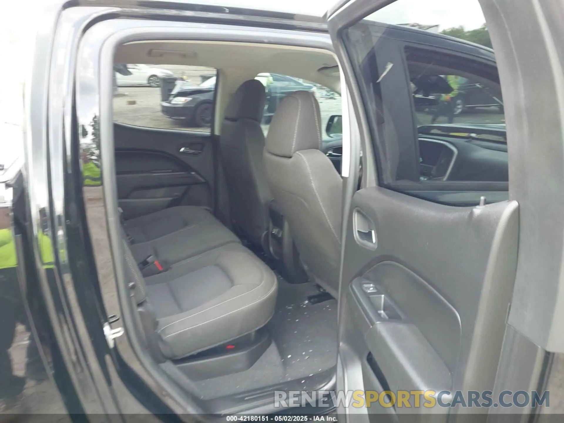 8 Photograph of a damaged car 1GCGSCEN5M1181045 CHEVROLET COLORADO 2021